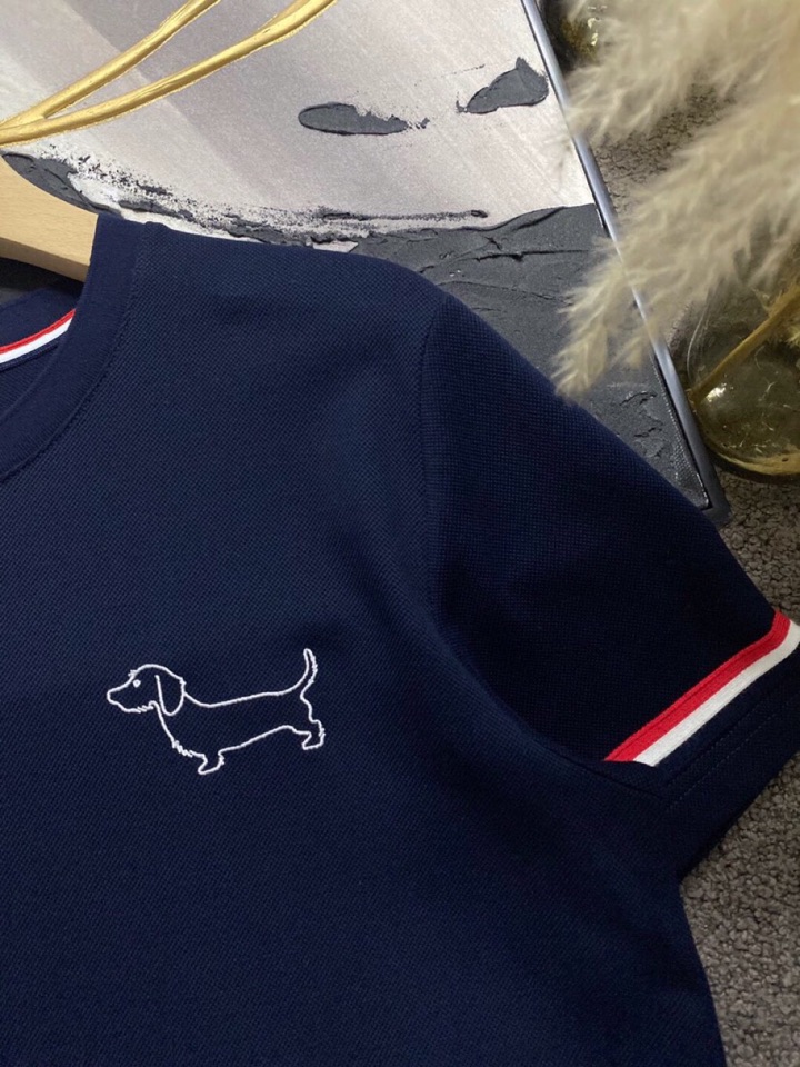 THOM BROWNE 汤姆布朗 TB2025/AW 独家爆款火爆TB 动物狗狗系列短袖圆领T恤，独家定