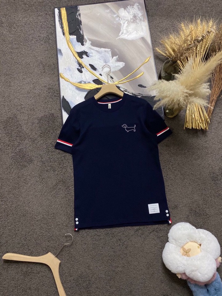 THOM BROWNE 汤姆布朗 TB2025/AW 独家爆款火爆TB 动物狗狗系列短袖圆领T恤，独家定