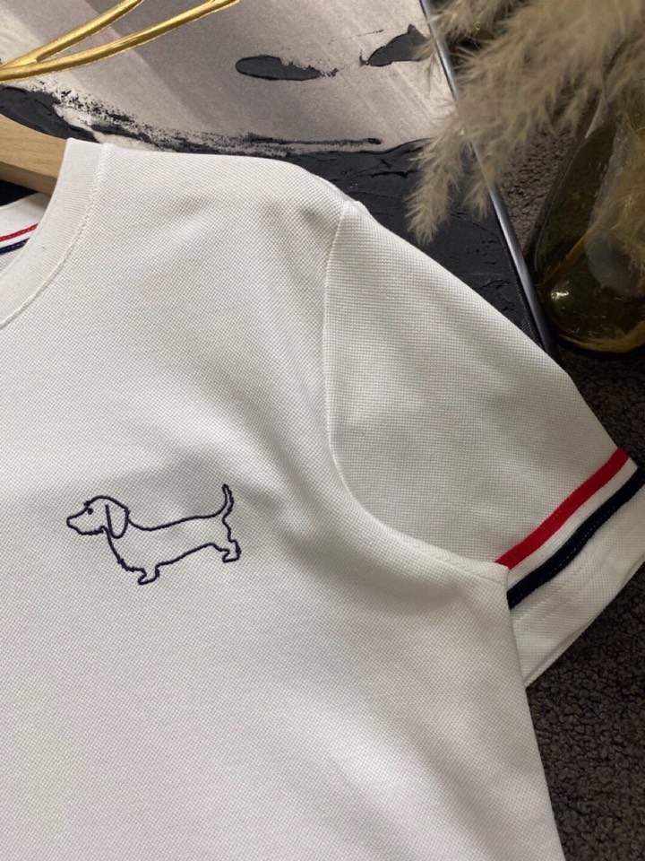 THOM BROWNE 汤姆布朗 TB2025/AW 独家爆款火爆TB 动物狗狗系列短袖圆领T恤，独家定