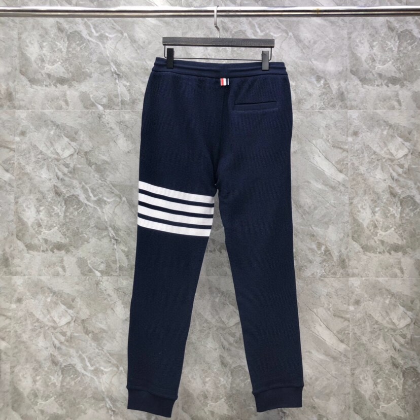 THOM BROWNE 汤姆布朗 TB水波纹色织经典长裤休闲裤 可配套装\n码数：1-4 颜色：灰色、藏