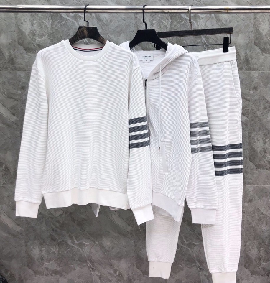 THOM BROWNE 汤姆布朗 “永不过时” TB水波纹色织经典圆领卫衣 可配套装\n码数：1-4 颜