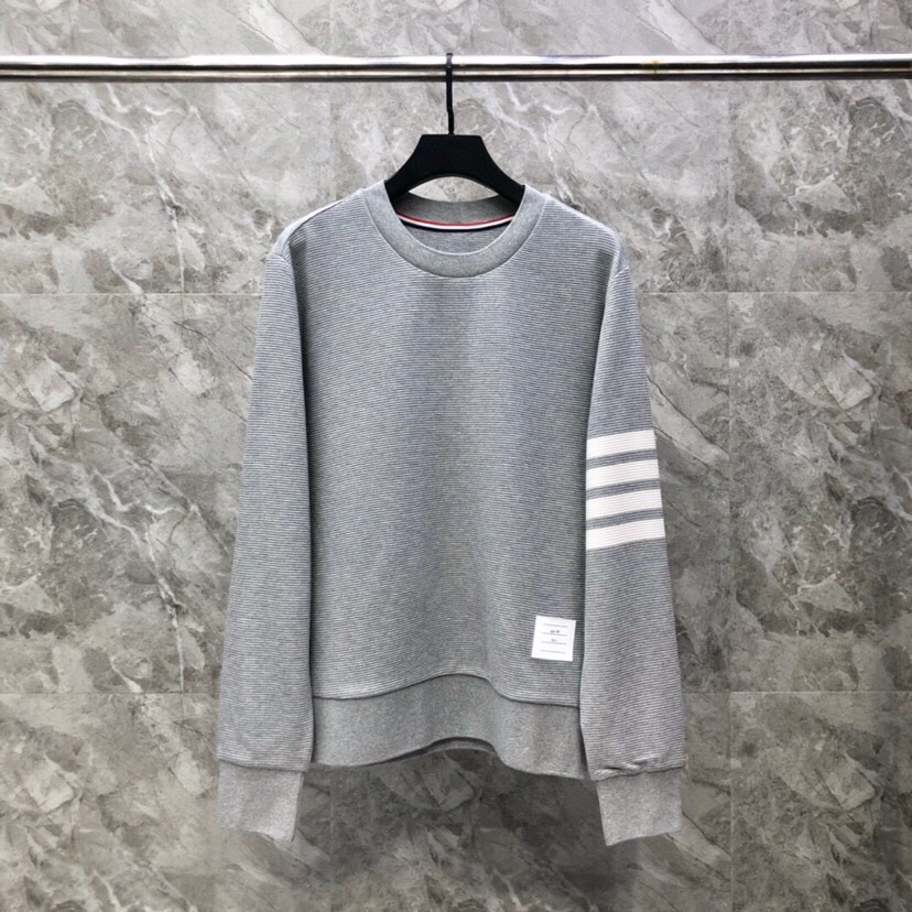 THOM BROWNE 汤姆布朗 “永不过时” TB水波纹色织经典卫衣圆领套装，男女同款情侣款\n码数：