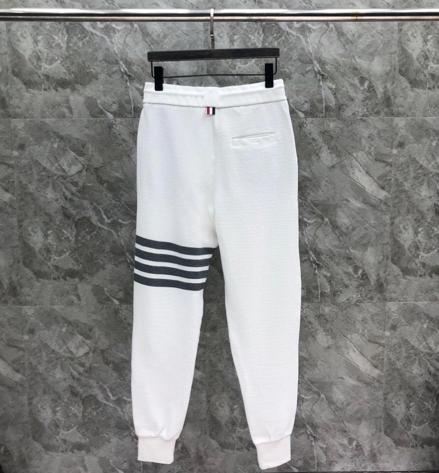 THOM BROWNE 汤姆布朗 “永不过时” TB水波纹色织经典卫衣圆领套装，男女同款情侣款\n码数：