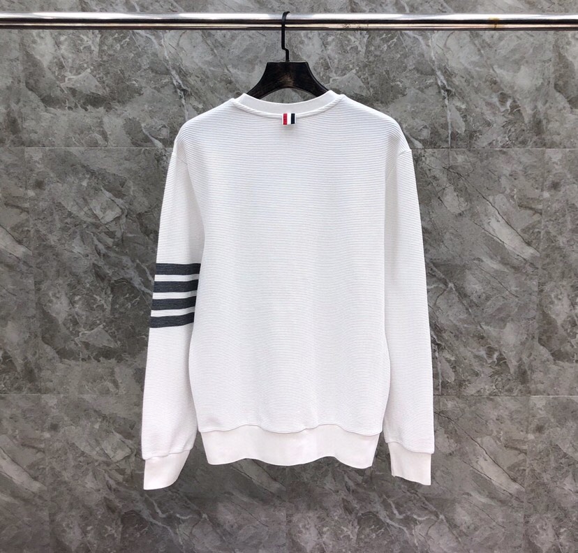 THOM BROWNE 汤姆布朗 “永不过时” TB水波纹色织经典卫衣圆领套装，男女同款情侣款\n码数：