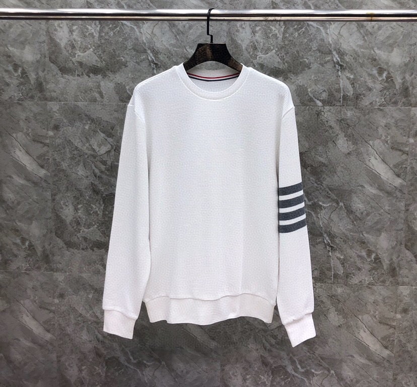 THOM BROWNE 汤姆布朗 “永不过时” TB水波纹色织经典卫衣圆领套装，男女同款情侣款\n码数：