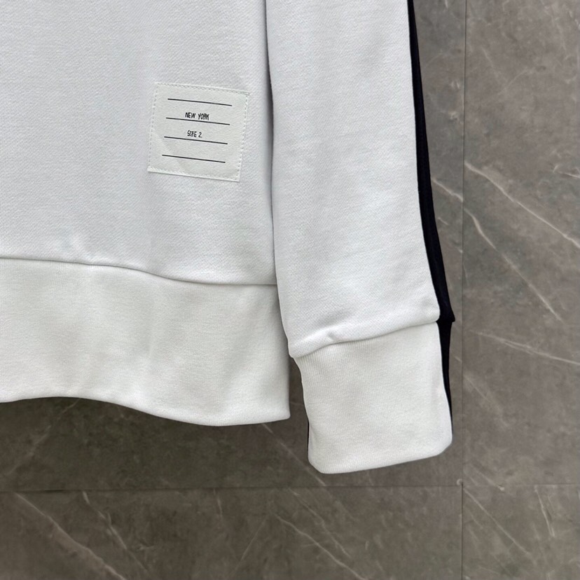 THOM BROWNE 汤姆布朗 TB新版前后拼色红四杠系列【卫衣】 男女同款情侣款圆领卫衣，可配套装\