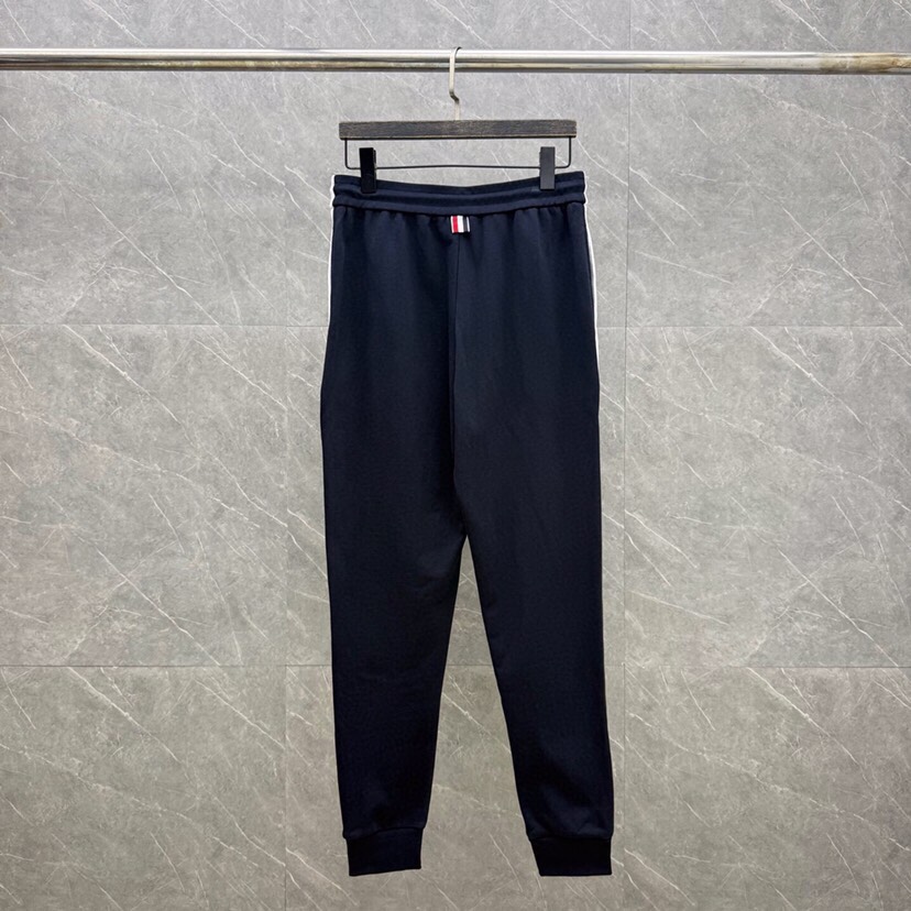 THOM BROWNE 汤姆布朗 TB新版前后拼色红四杠系列，男女同款情侣款棒球领卫衣开衫套装\n码数：