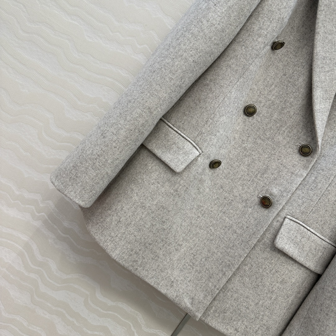 独家首发，高端原单品质❤️Bc行走的高定，长期主义老钱风穿搭，独家定制面料羊绒西装外套。进口95羊毛5羊