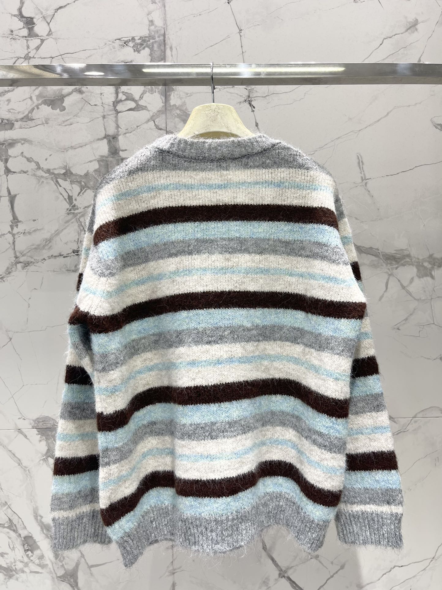 LOEWE Striped Knit Sweater with Embroidered Logo - Stylish and Comfortable 9 i1756520117 1872 7
