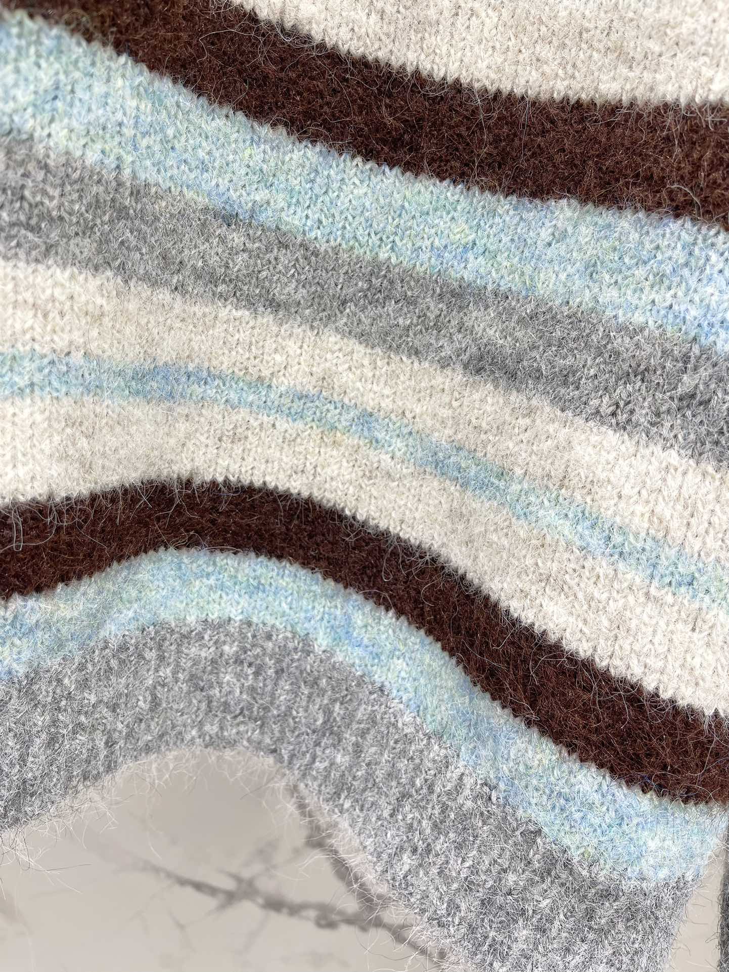 LOEWE Striped Knit Sweater with Embroidered Logo - Stylish and Comfortable 7 i1756520117 3169 5