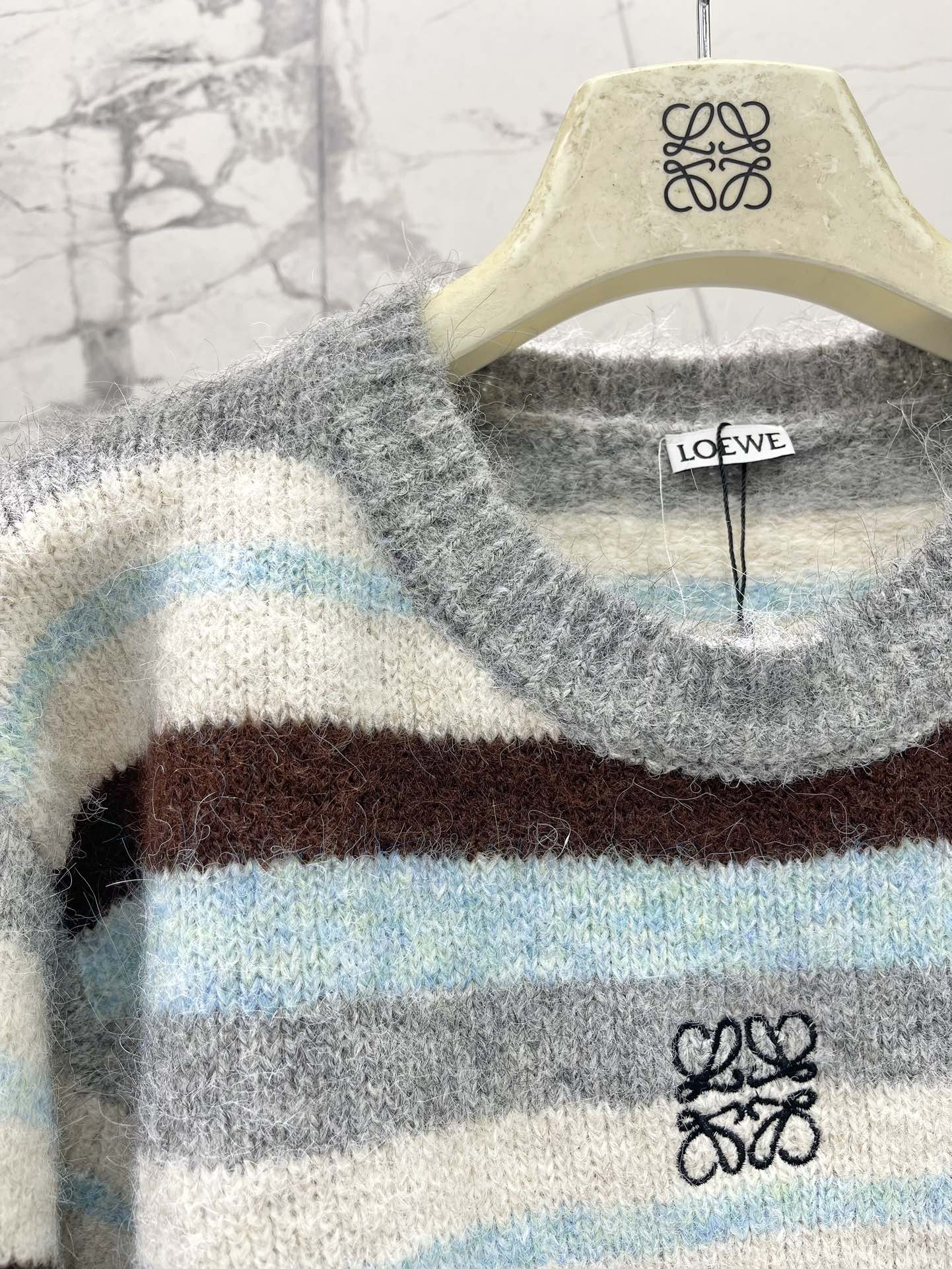 LOEWE Striped Knit Sweater with Embroidered Logo - Stylish and Comfortable 4 i1756520117 4648 2