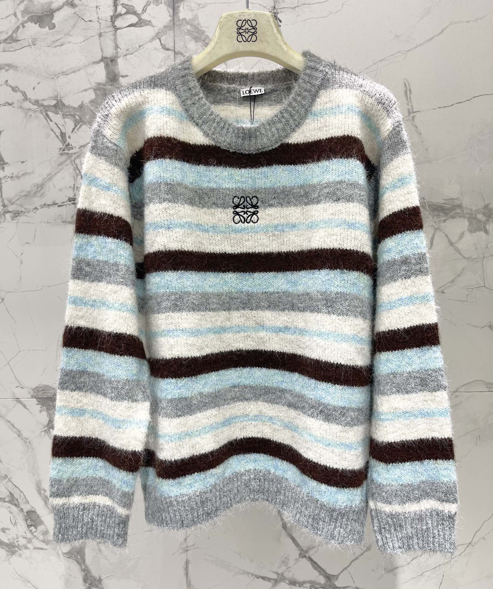 LOEWE Striped Knit Sweater with Embroidered Logo - Stylish and Comfortable 3 i1756520117 8490 1