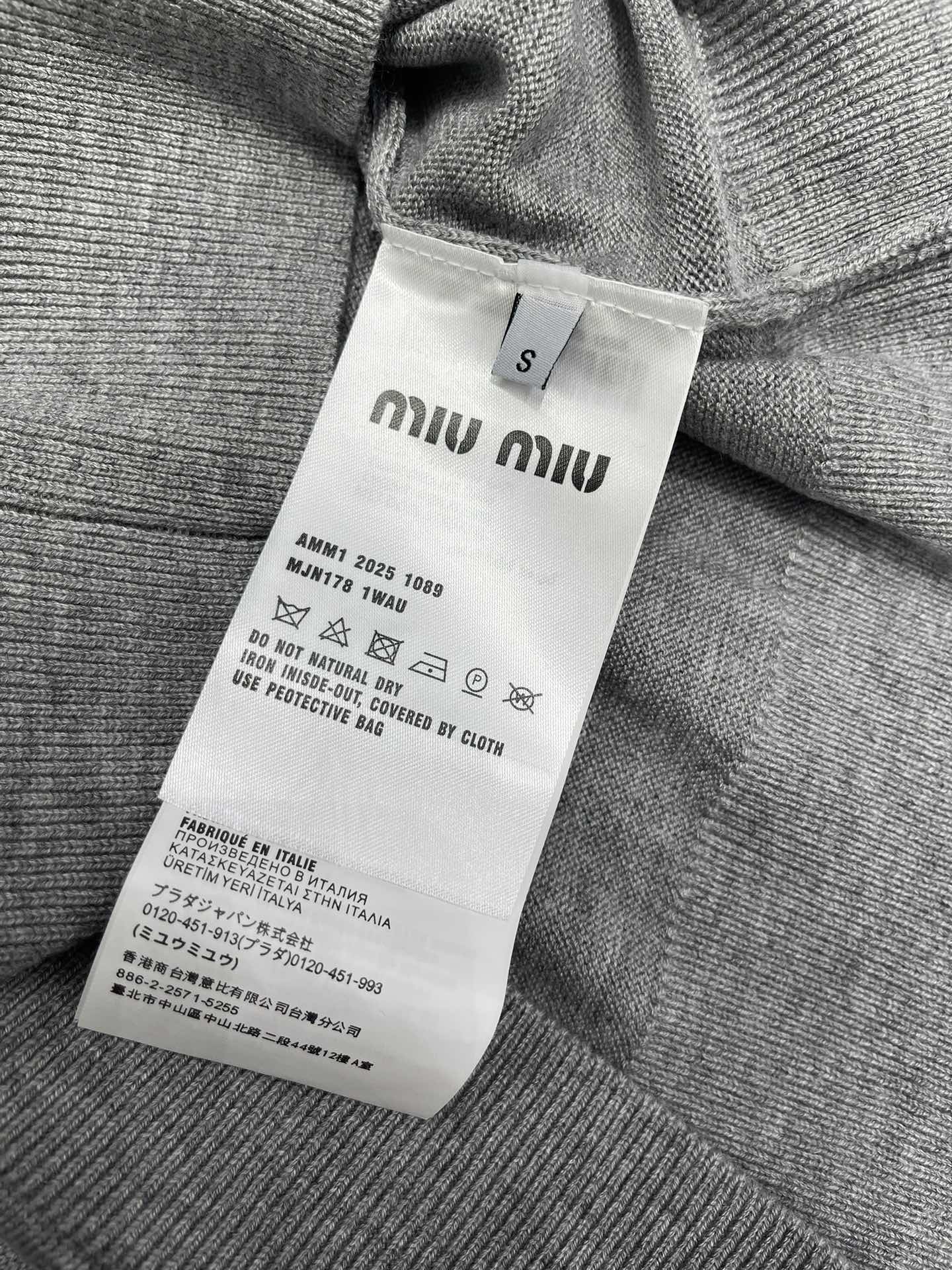Miu Miu Argyle Knit Wool Cardigan, Classic Collegiate Style, Soft & Cozy 9 i1756521608 7801 7