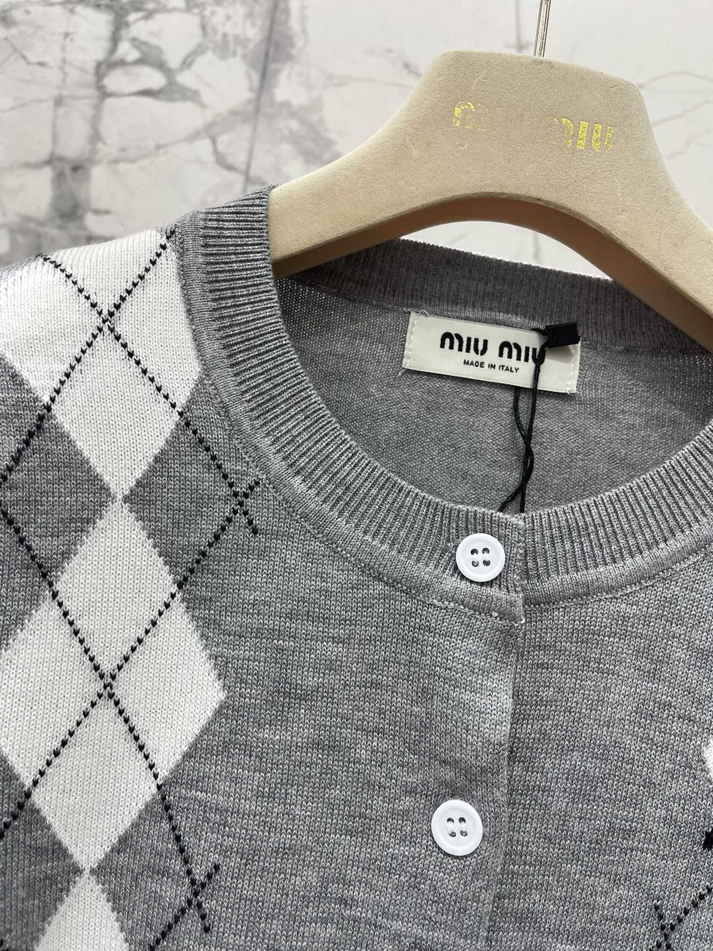 Miu Miu Argyle Knit Wool Cardigan, Classic Collegiate Style, Soft & Cozy 4 i1756521608 9954 2
