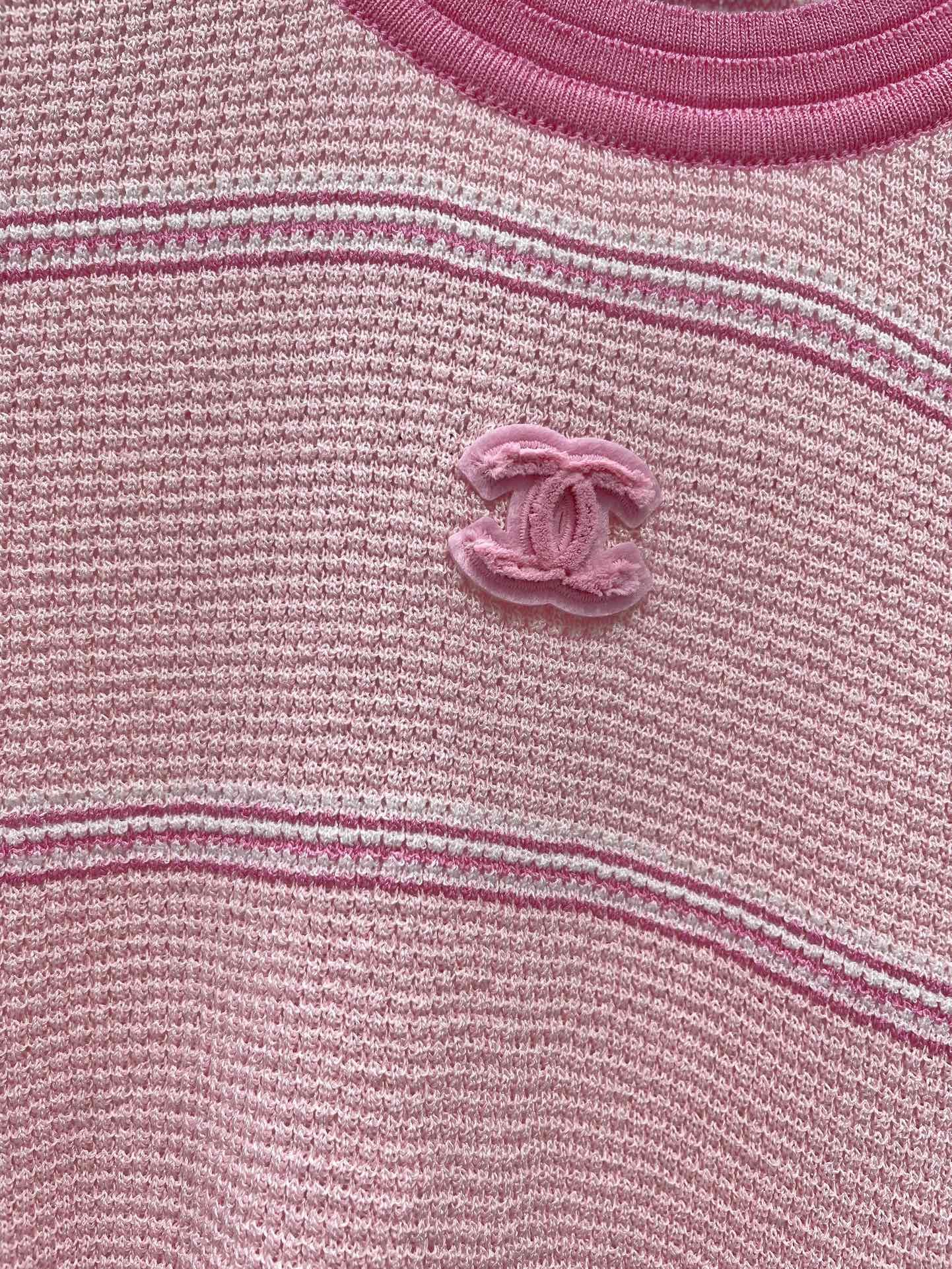 Chanel Pink Striped Knit Long Sleeve Top - Classic Style, Comfortable Fit 6 i1756522671 782 4