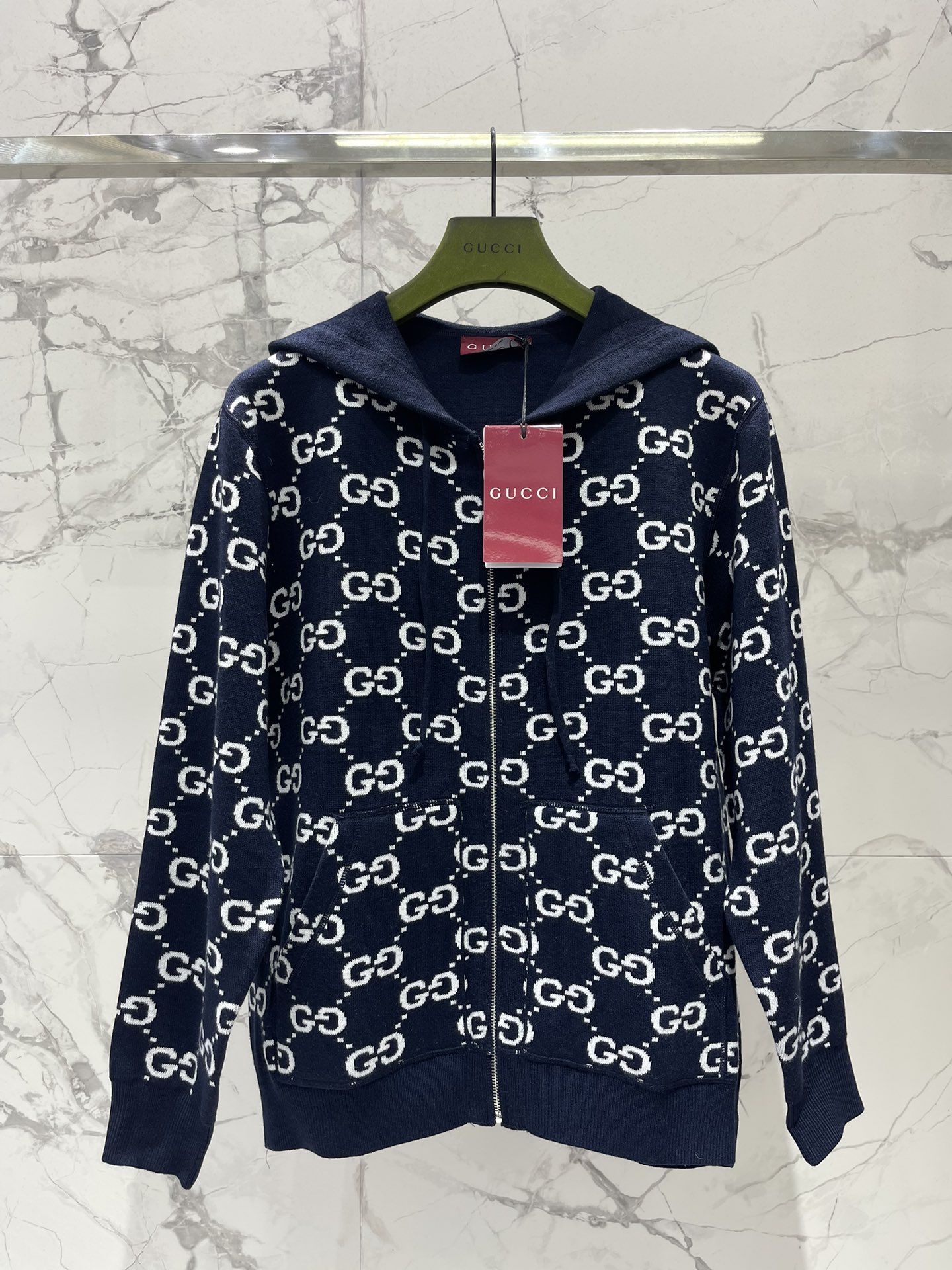جاكيت صوف بغطاء رأس وسحاب بشعار Gucci GG للنساء - أزرق داكن
