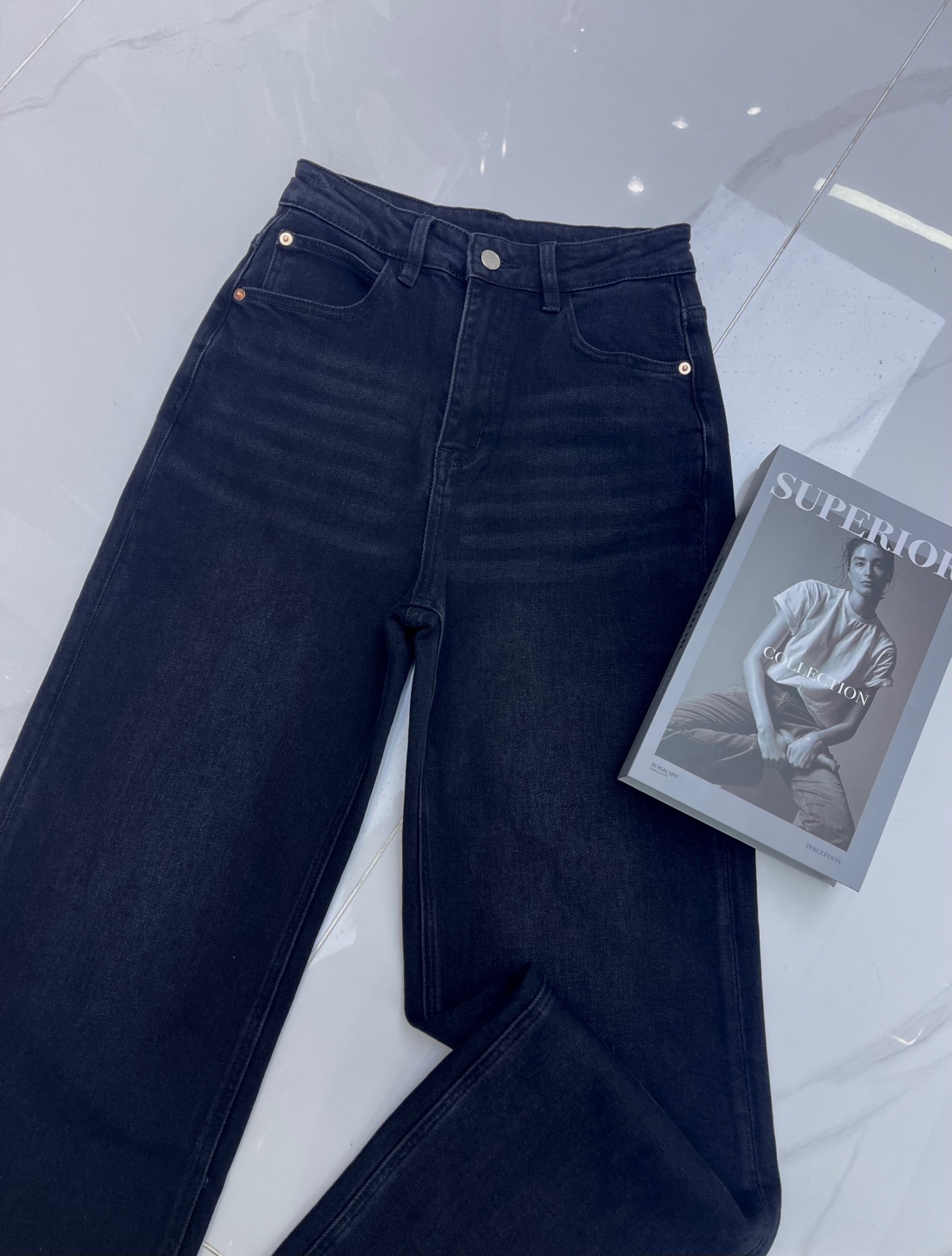 Gucci Women's Embroidered Logo High-Waisted Straight-Leg Jeans 4 i1756524471 1756 4