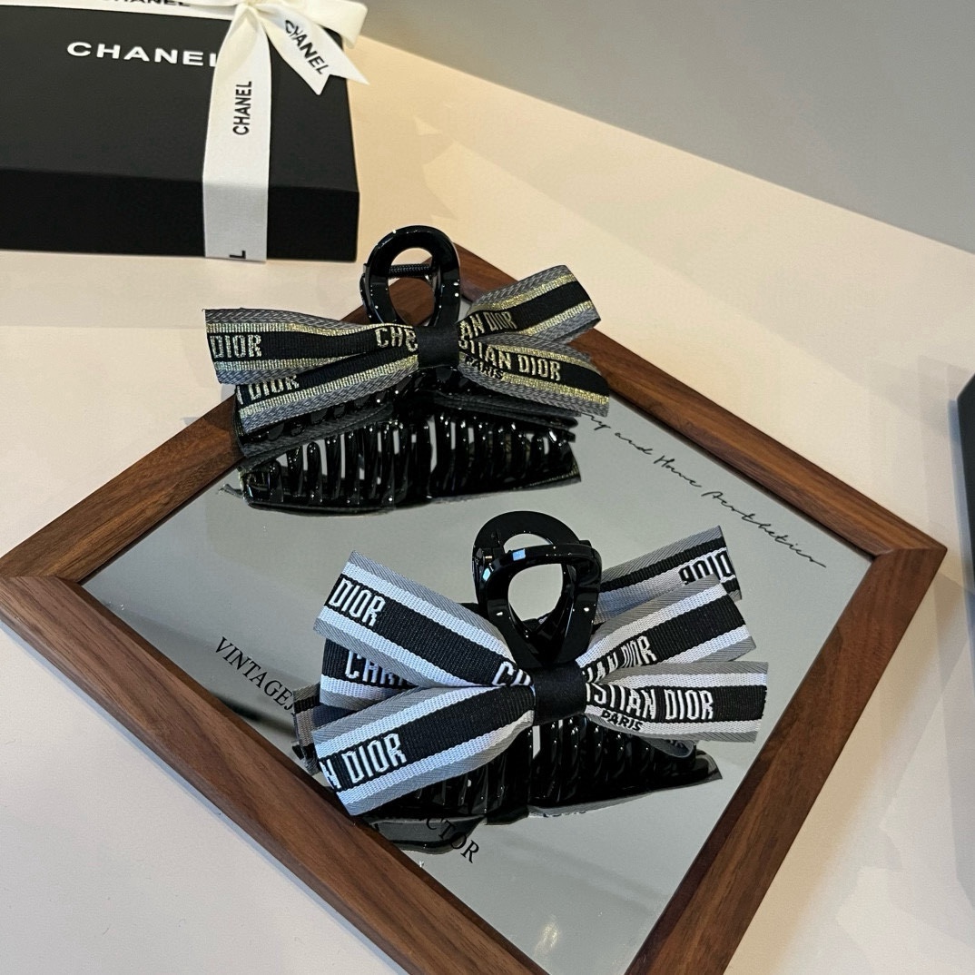 🆕

DIOR迪奥新款发夹