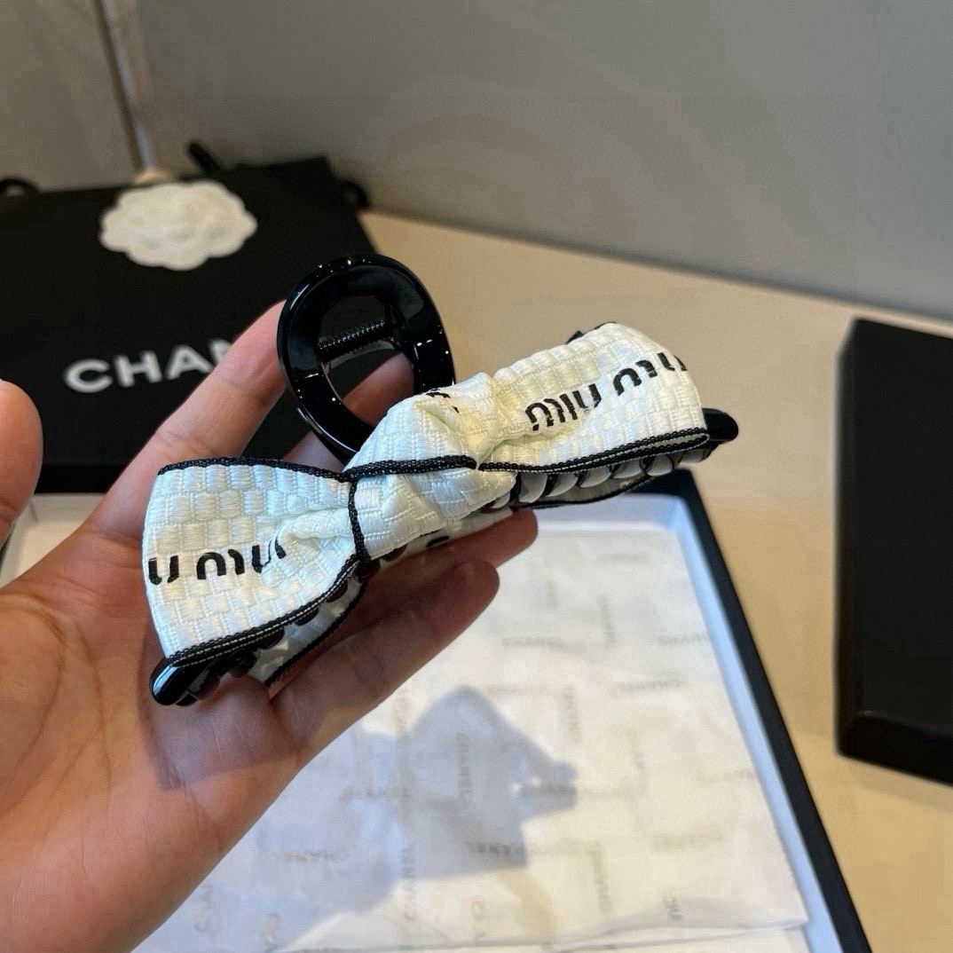 🆕

缪缪miumiu发夹