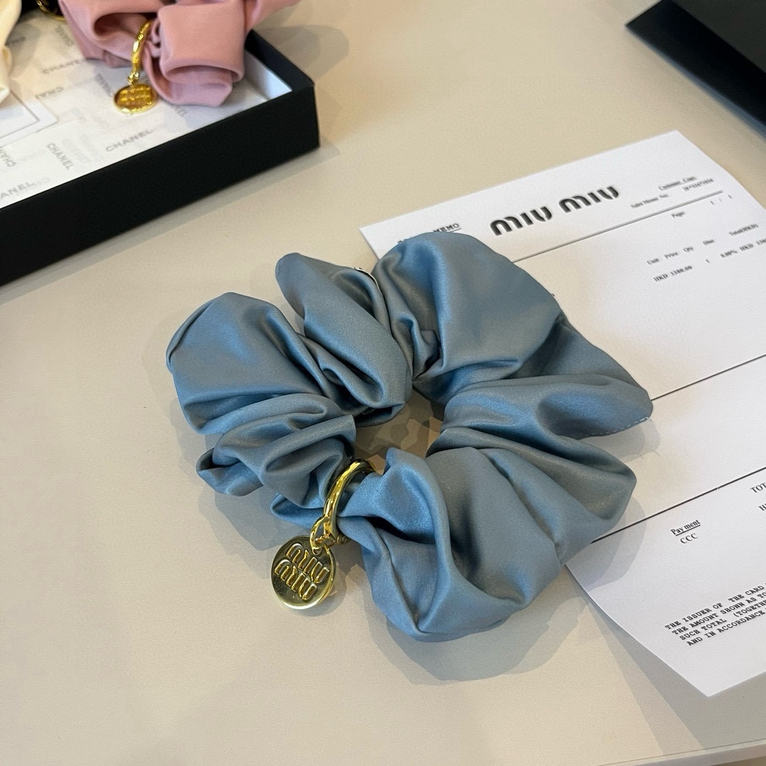 🆕

miumiu缪缪新款发圈