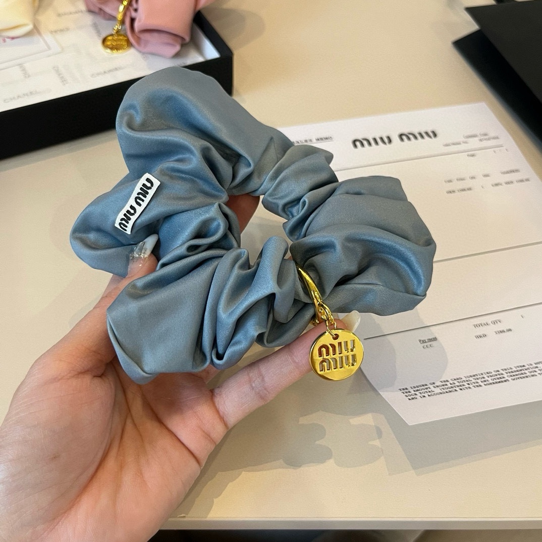 🆕

miumiu缪缪新款发圈