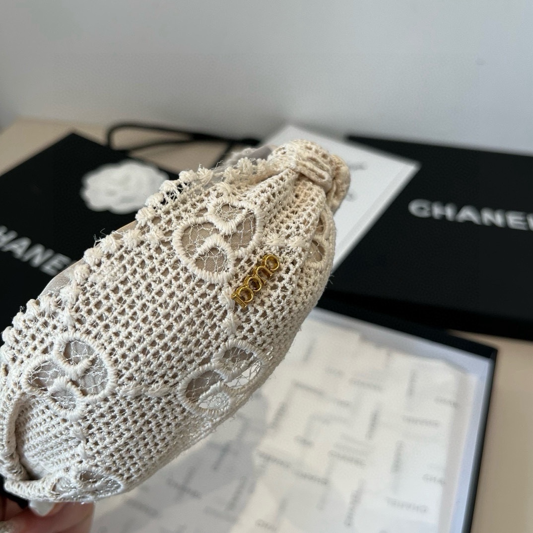 🆕

Gucci古奇新款蕾丝发箍