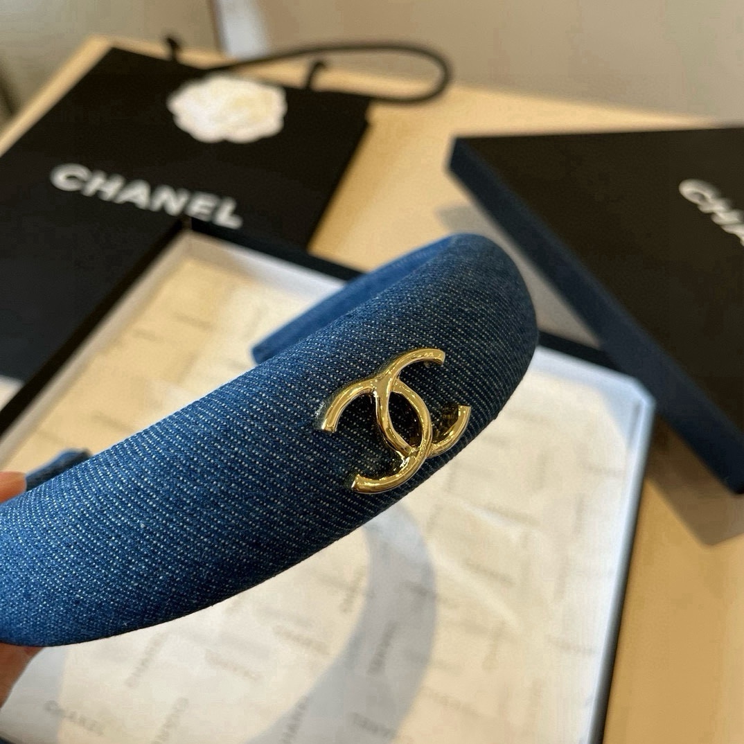 🆕

Chanel香奈儿原单牛仔发箍