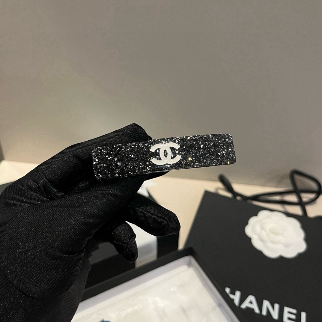 🆕《单个》


Chanel香奈儿发夹