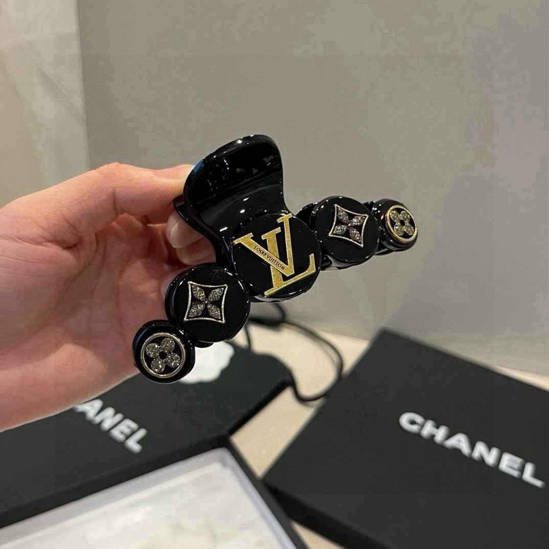 🆕

lv路易威登发夹