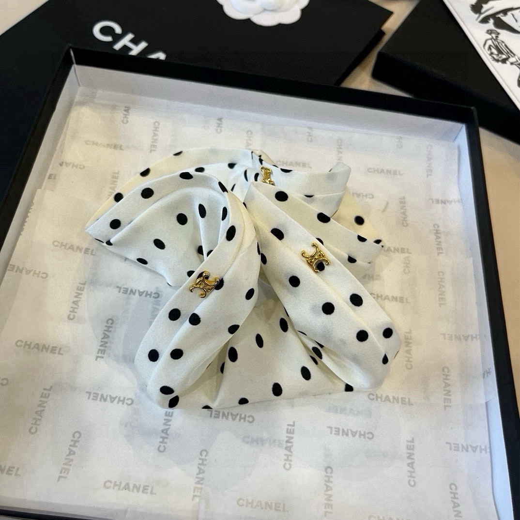 🆕

Celine赛琳新款新款发圈