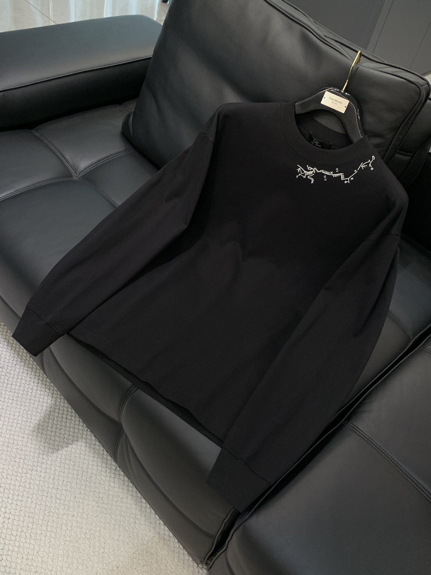 ，ARCTERYX 始祖鸟，2025早秋AW新品，时尚休闲圆领长袖T恤，专柜同步有售，原单狠货，进口原版