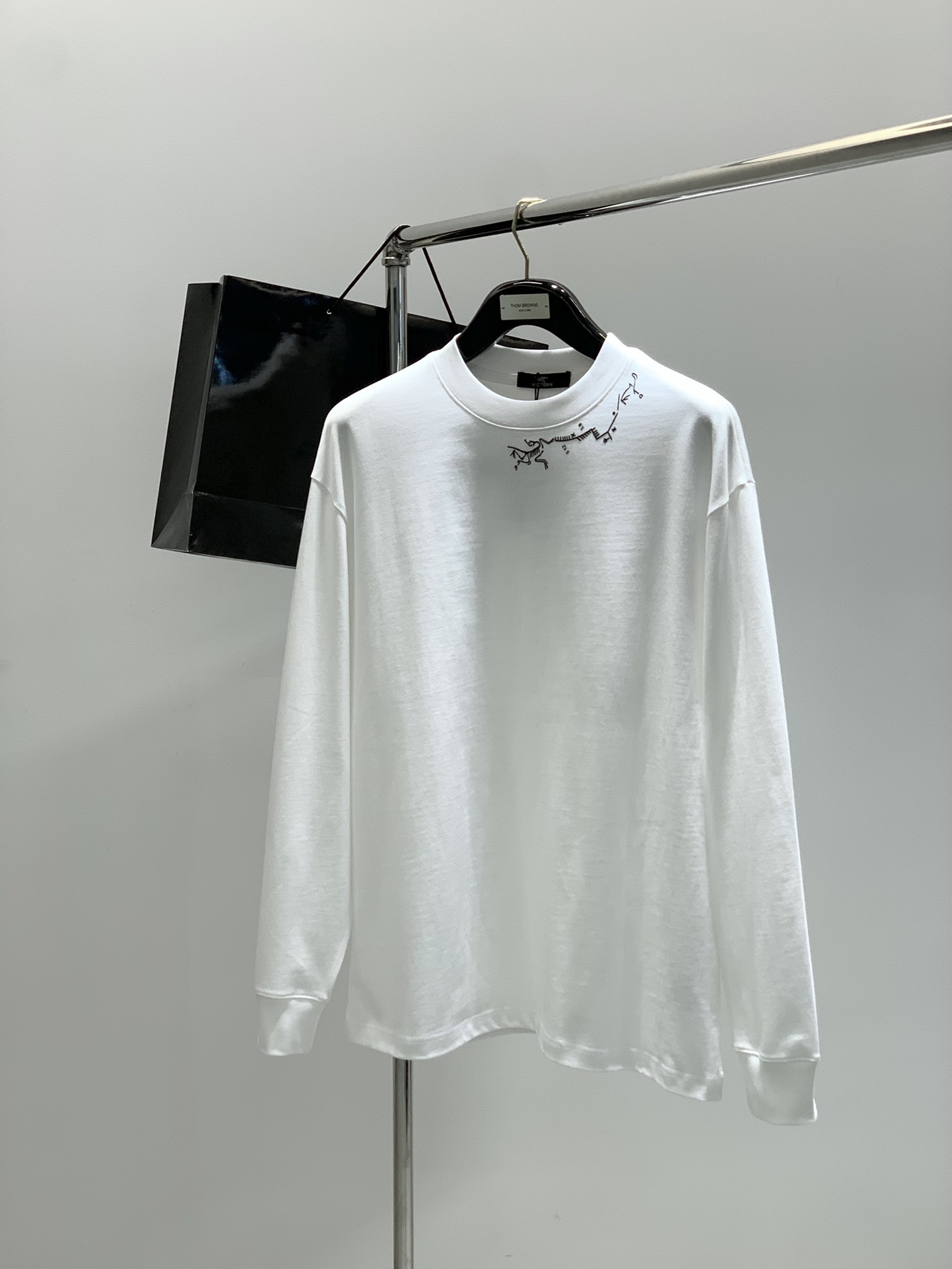 ，ARCTERYX 始祖鸟，2025早秋AW新品，时尚休闲圆领长袖T恤，专柜同步有售，原单狠货，进口原版