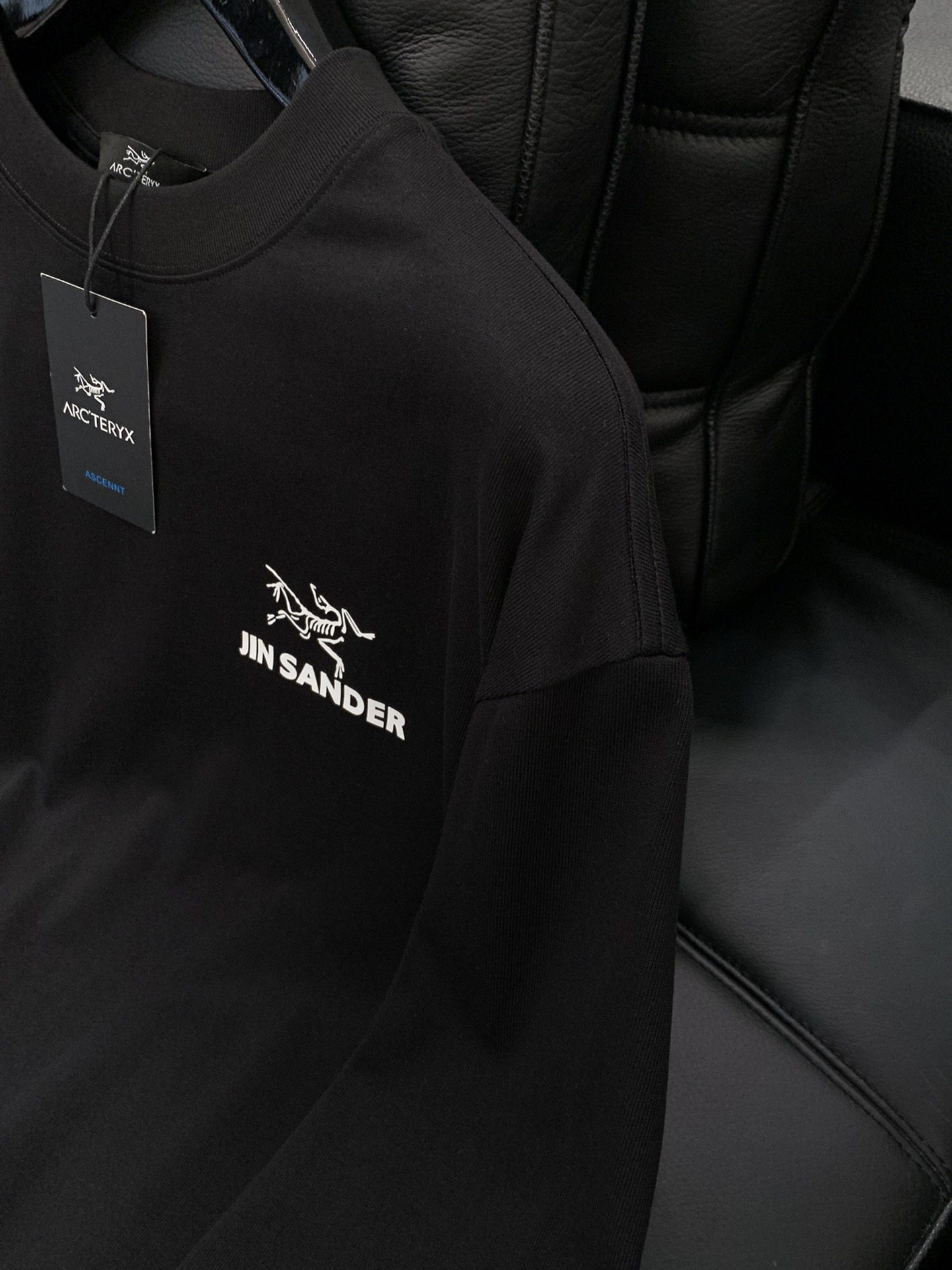 ，ARCTERYX 始祖鸟，2025早秋AW新品，时尚休闲圆领长袖T恤，专柜同步有售，原单狠货，进口原版