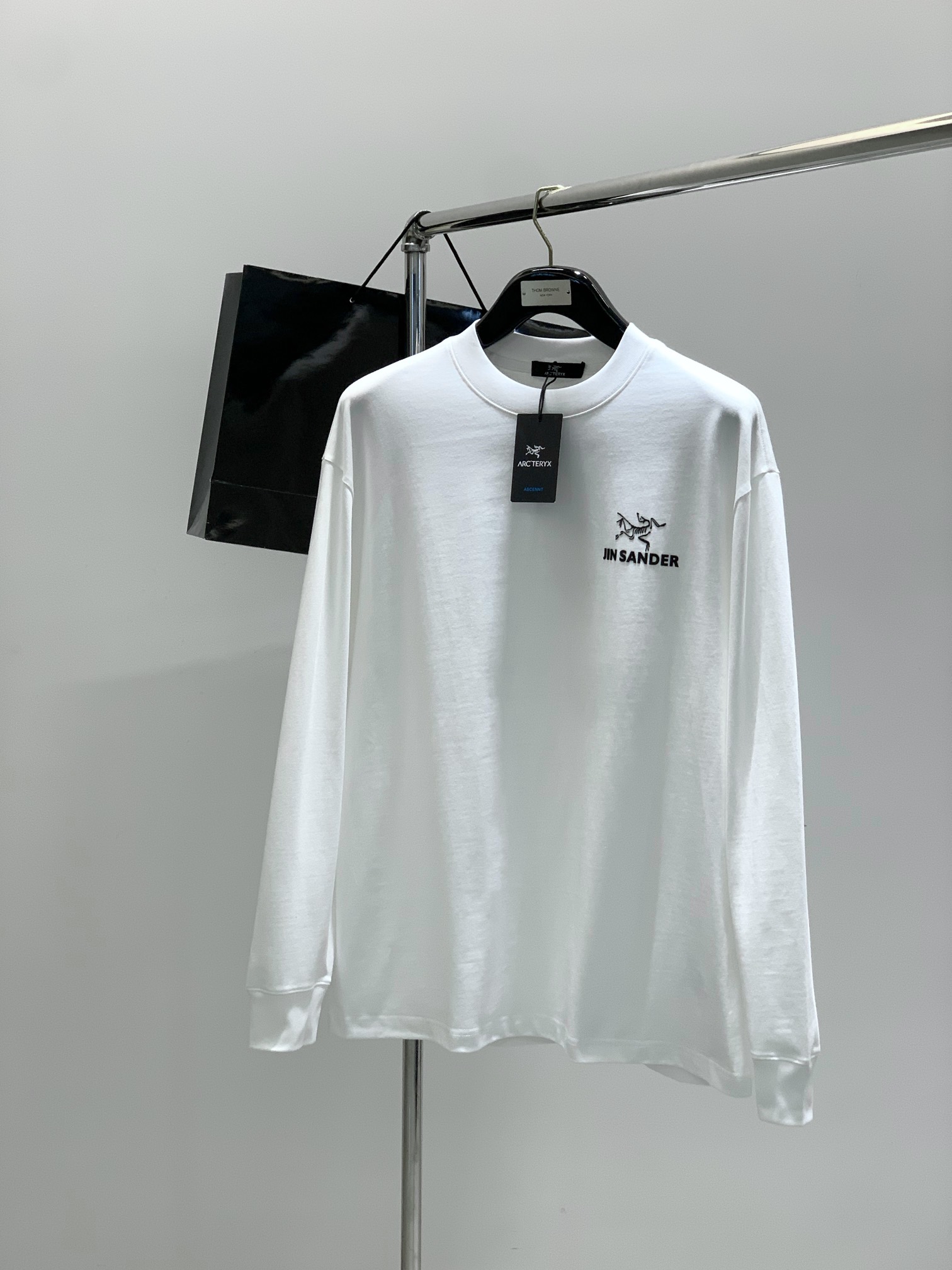 ，ARCTERYX 始祖鸟，2025早秋AW新品，时尚休闲圆领长袖T恤，专柜同步有售，原单狠货，进口原版