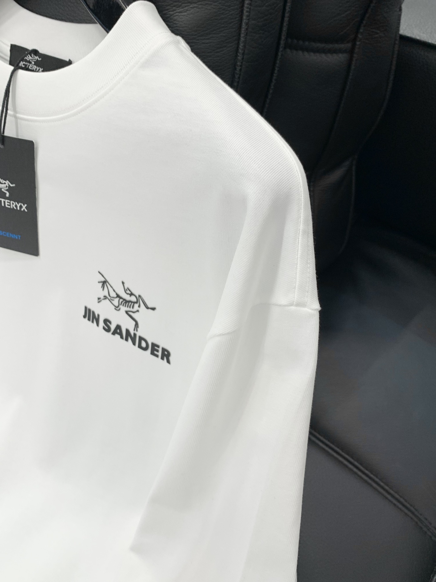 ，ARCTERYX 始祖鸟，2025早秋AW新品，时尚休闲圆领长袖T恤，专柜同步有售，原单狠货，进口原版