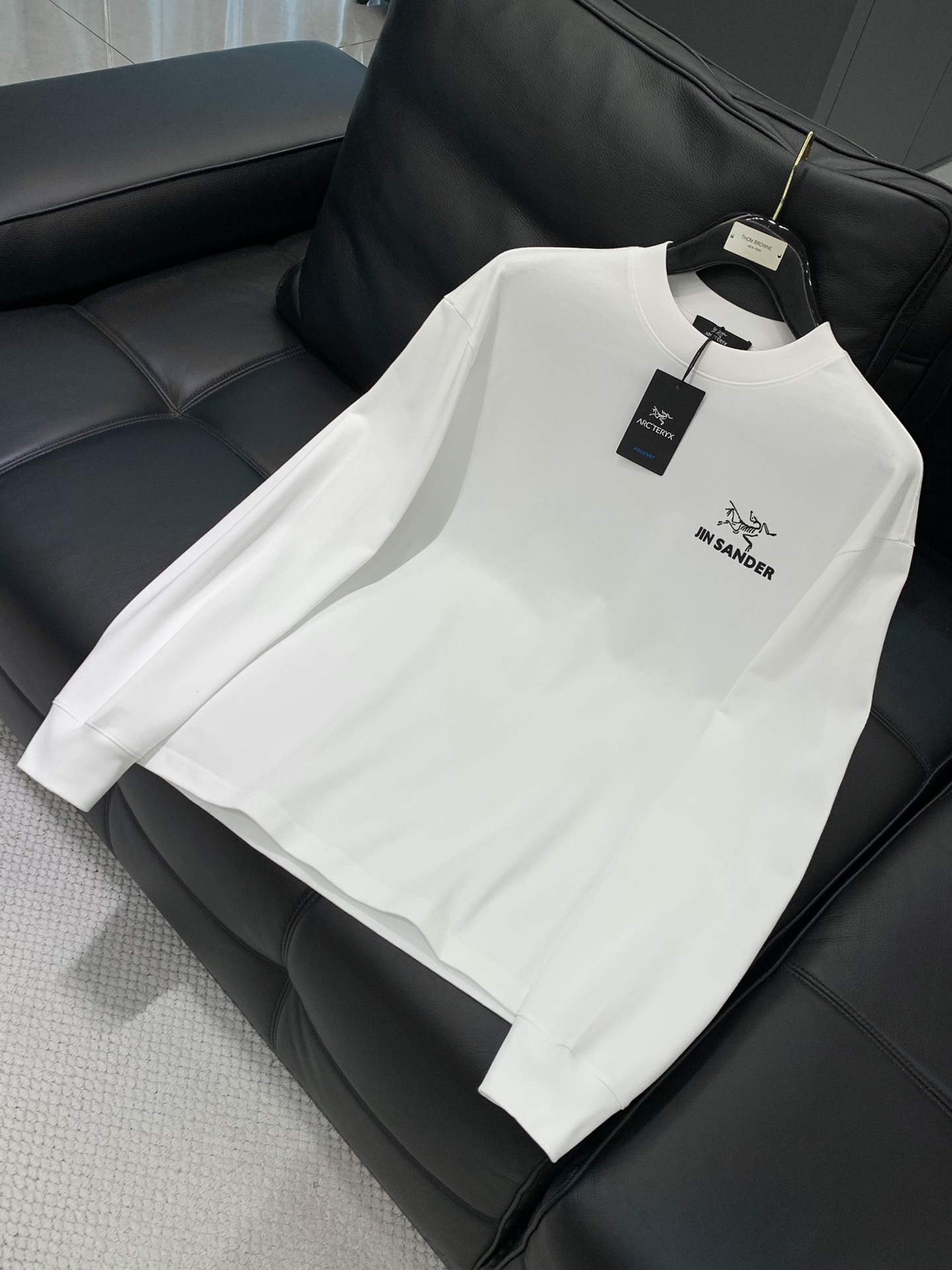 ，ARCTERYX 始祖鸟，2025早秋AW新品，时尚休闲圆领长袖T恤，专柜同步有售，原单狠货，进口原版