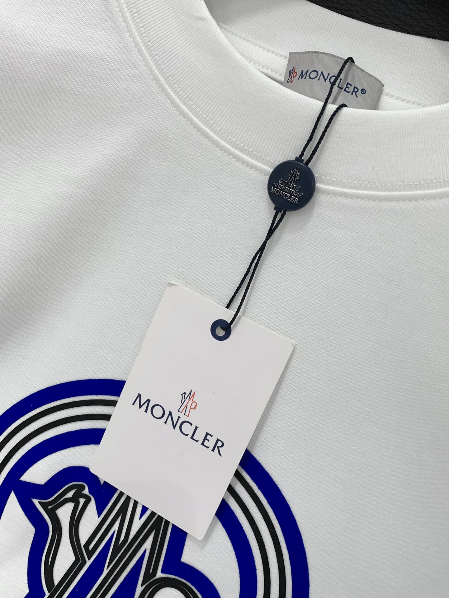 ，Moncler 蒙口，2025早秋最新品，专柜同步有售，原单狠货，时尚休闲圆领长袖T恤，上身舒适！吸睛