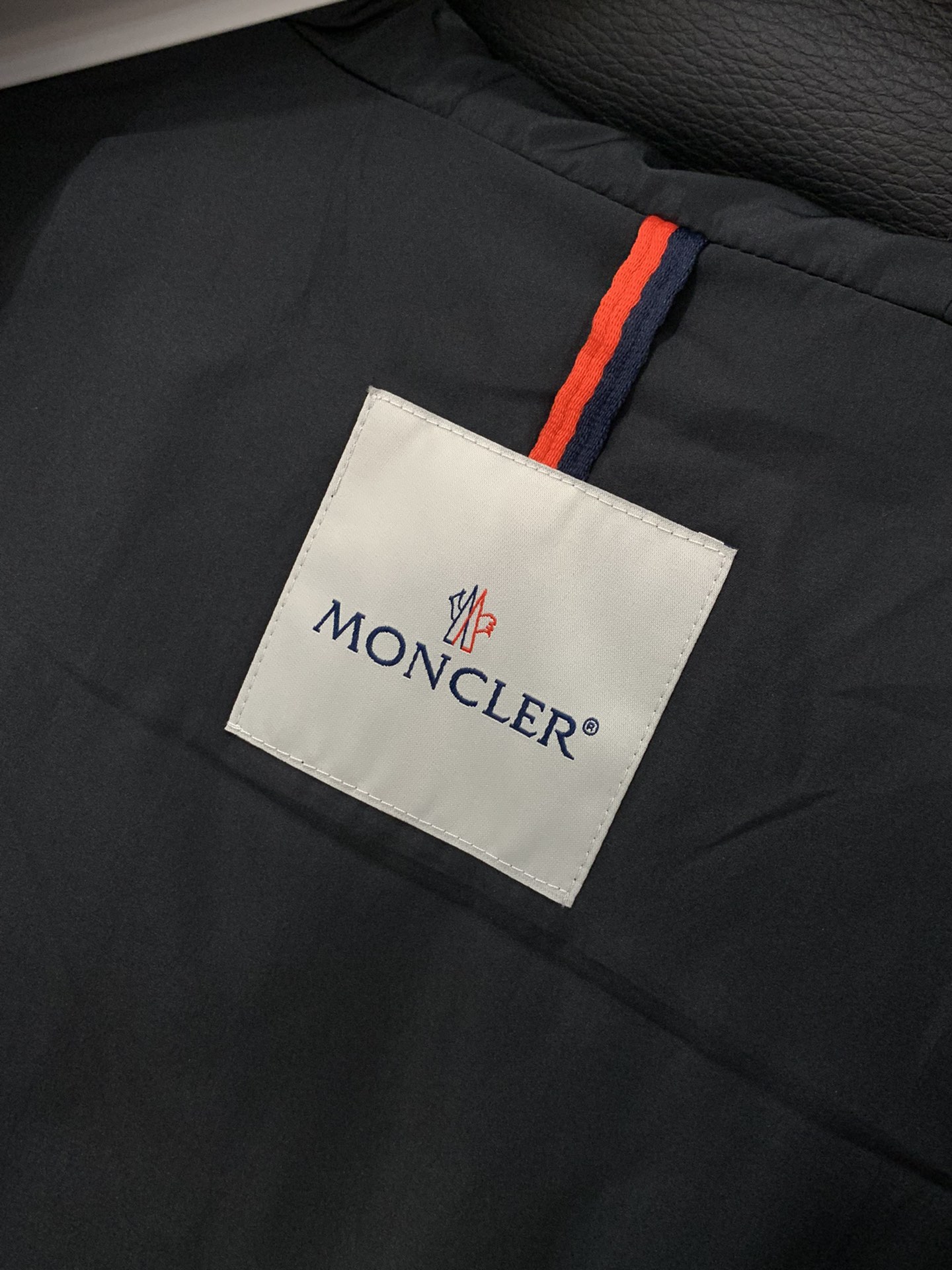 ，Moncler 蒙口，2025秋冬最新品，专柜同步有售，原单狠货，时尚休闲连帽外套，上身舒适！吸睛而有