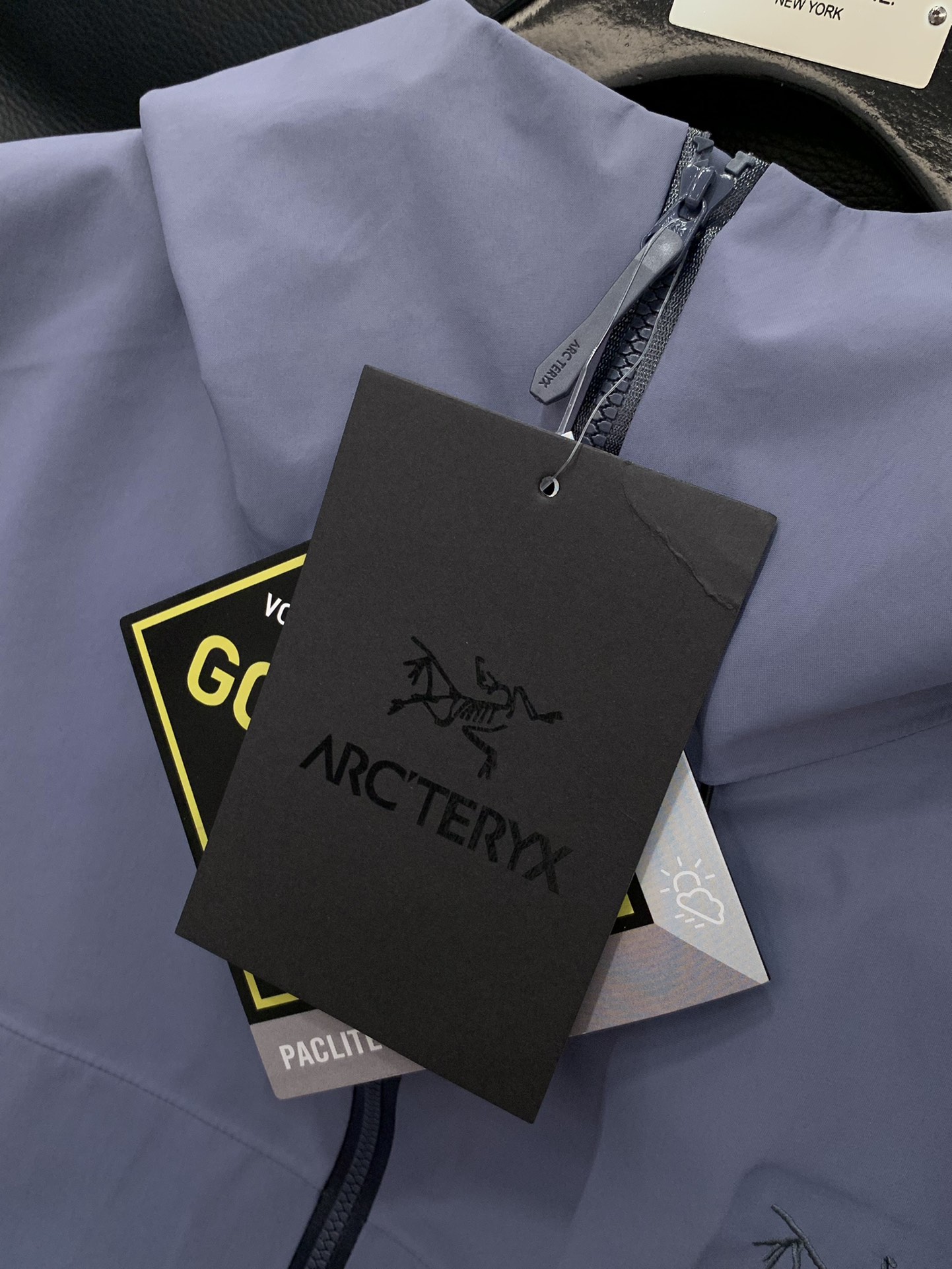 ，ARCTERYX 始祖鸟，2025秋冬AW新品，时尚休闲冲锋衣外套，专柜同步有售，原单狠货，进口原版面
