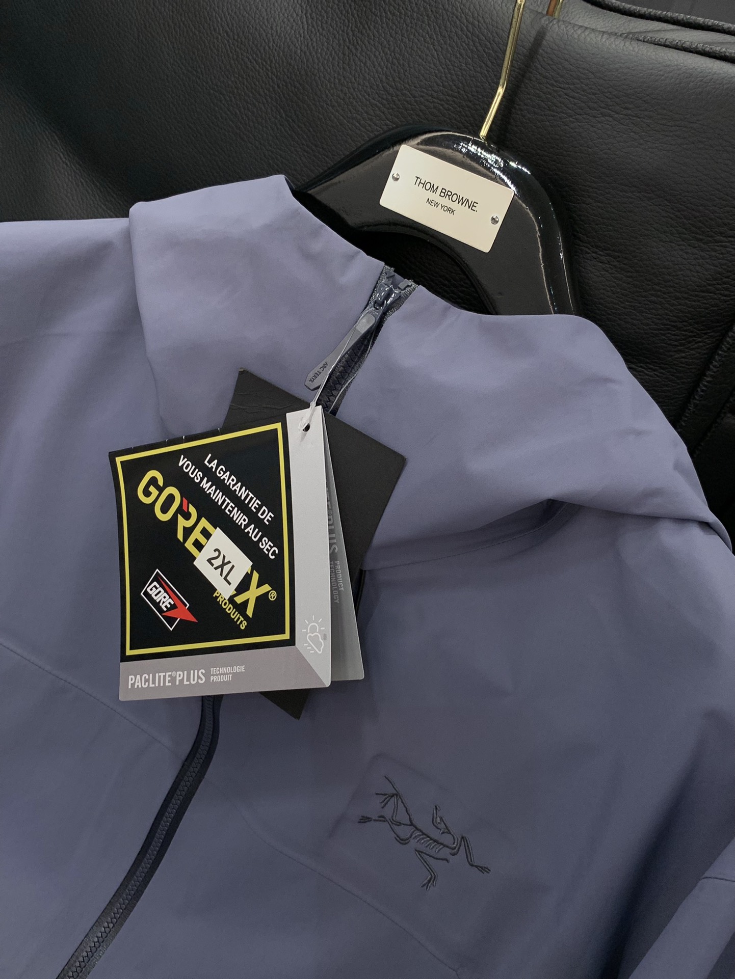 ，ARCTERYX 始祖鸟，2025秋冬AW新品，时尚休闲冲锋衣外套，专柜同步有售，原单狠货，进口原版面