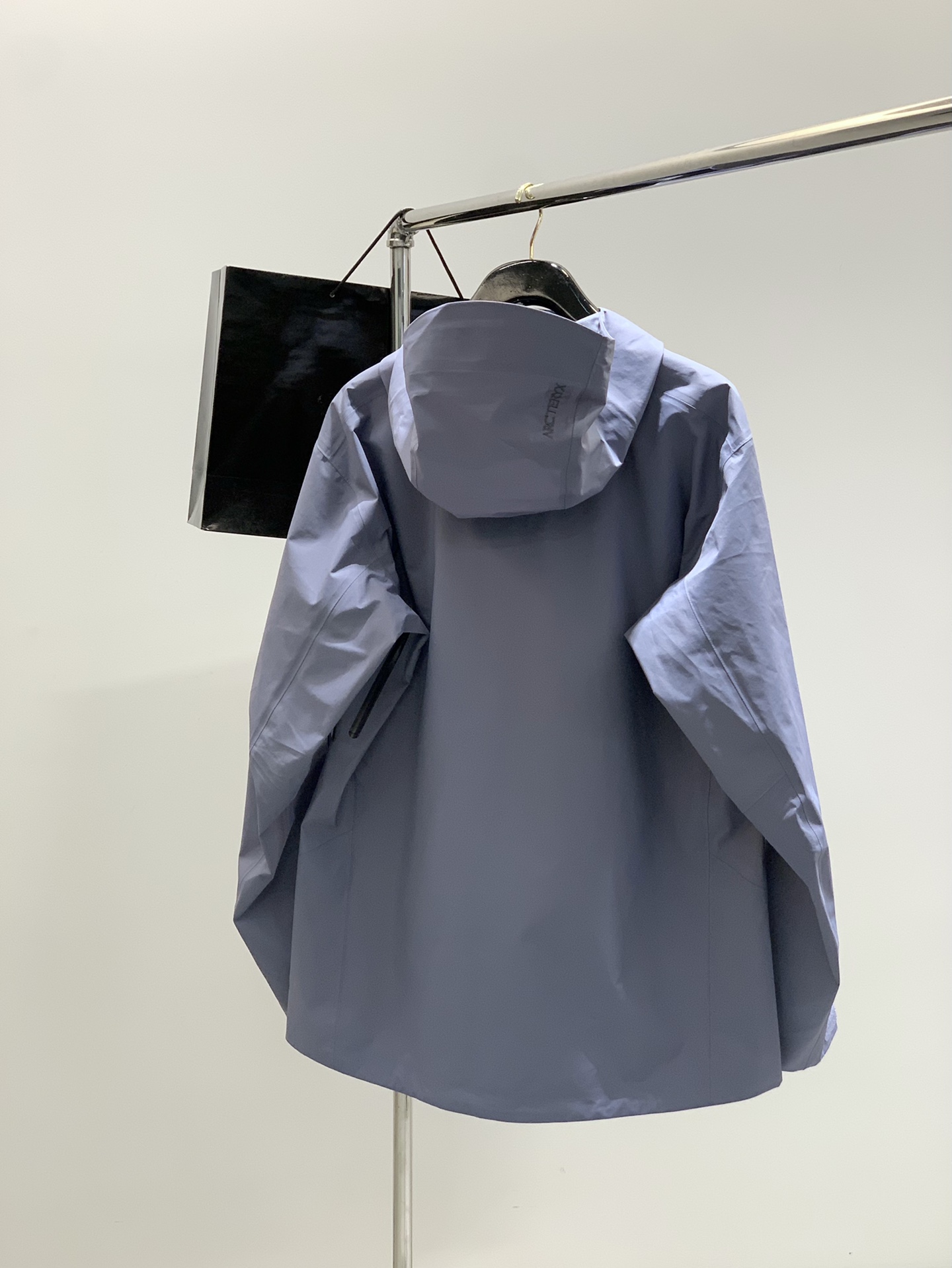 ，ARCTERYX 始祖鸟，2025秋冬AW新品，时尚休闲冲锋衣外套，专柜同步有售，原单狠货，进口原版面