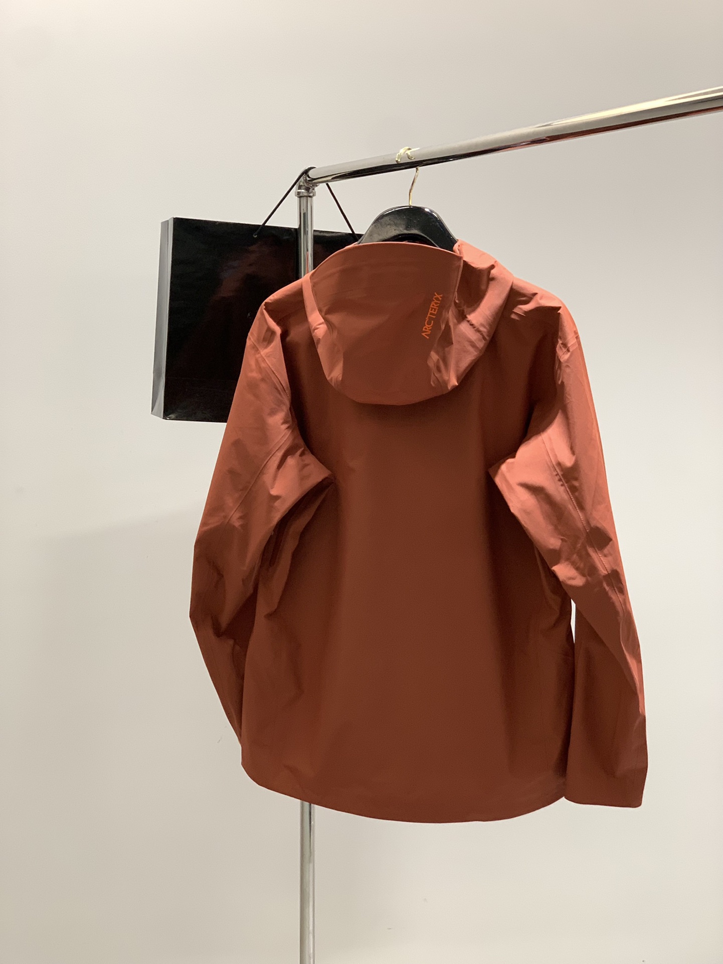 ，ARCTERYX 始祖鸟，2025秋冬AW新品，时尚休闲冲锋衣外套，专柜同步有售，原单狠货，进口原版面