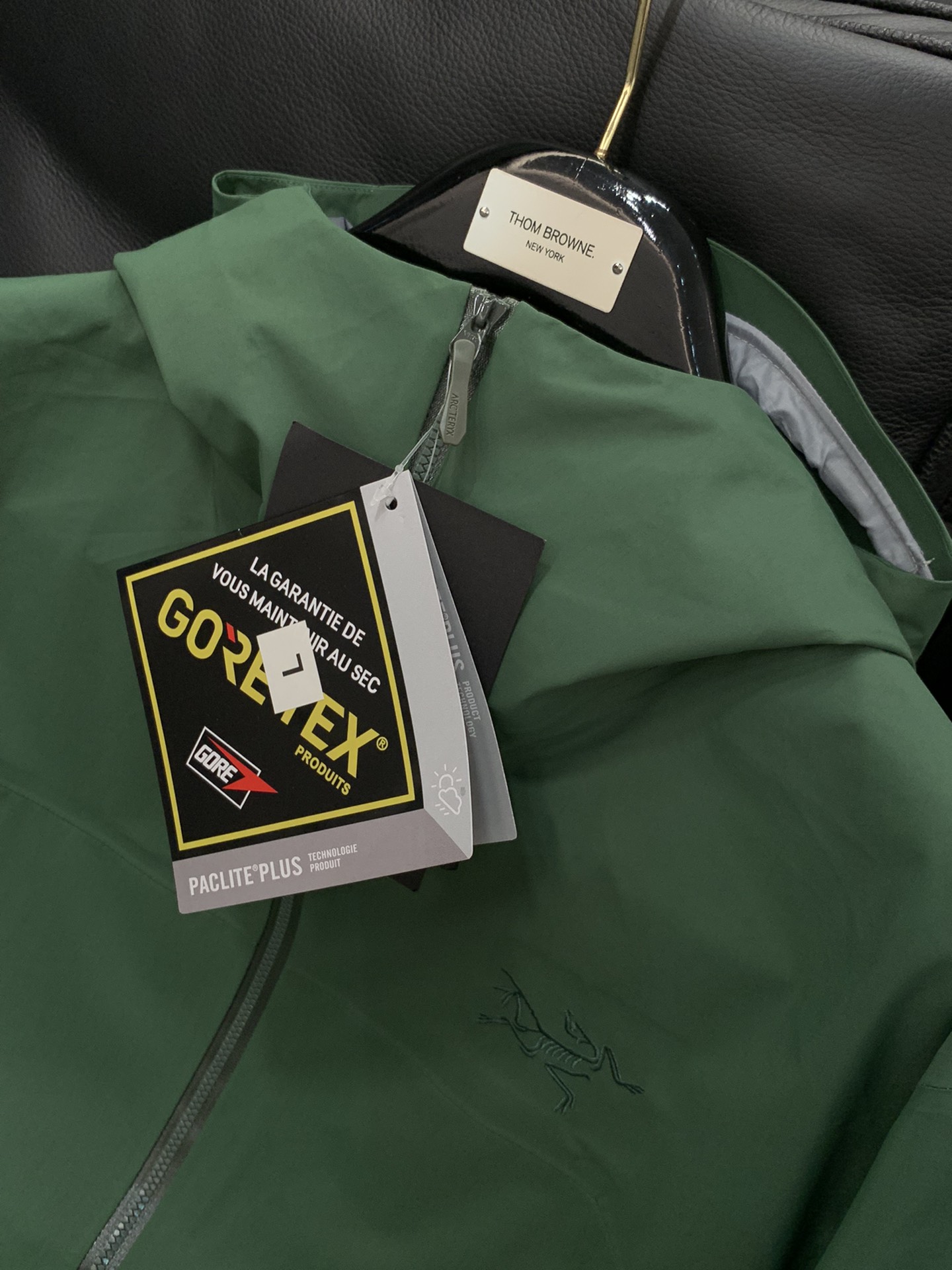 ，ARCTERYX 始祖鸟，2025秋冬AW新品，时尚休闲冲锋衣外套，专柜同步有售，原单狠货，进口原版面