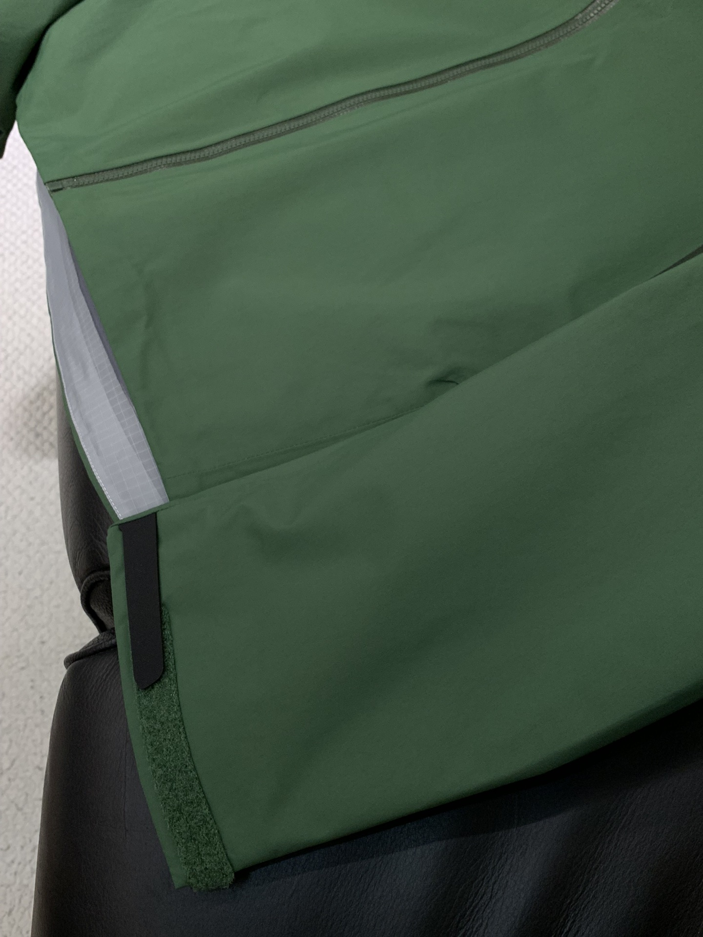 ，ARCTERYX 始祖鸟，2025秋冬AW新品，时尚休闲冲锋衣外套，专柜同步有售，原单狠货，进口原版面