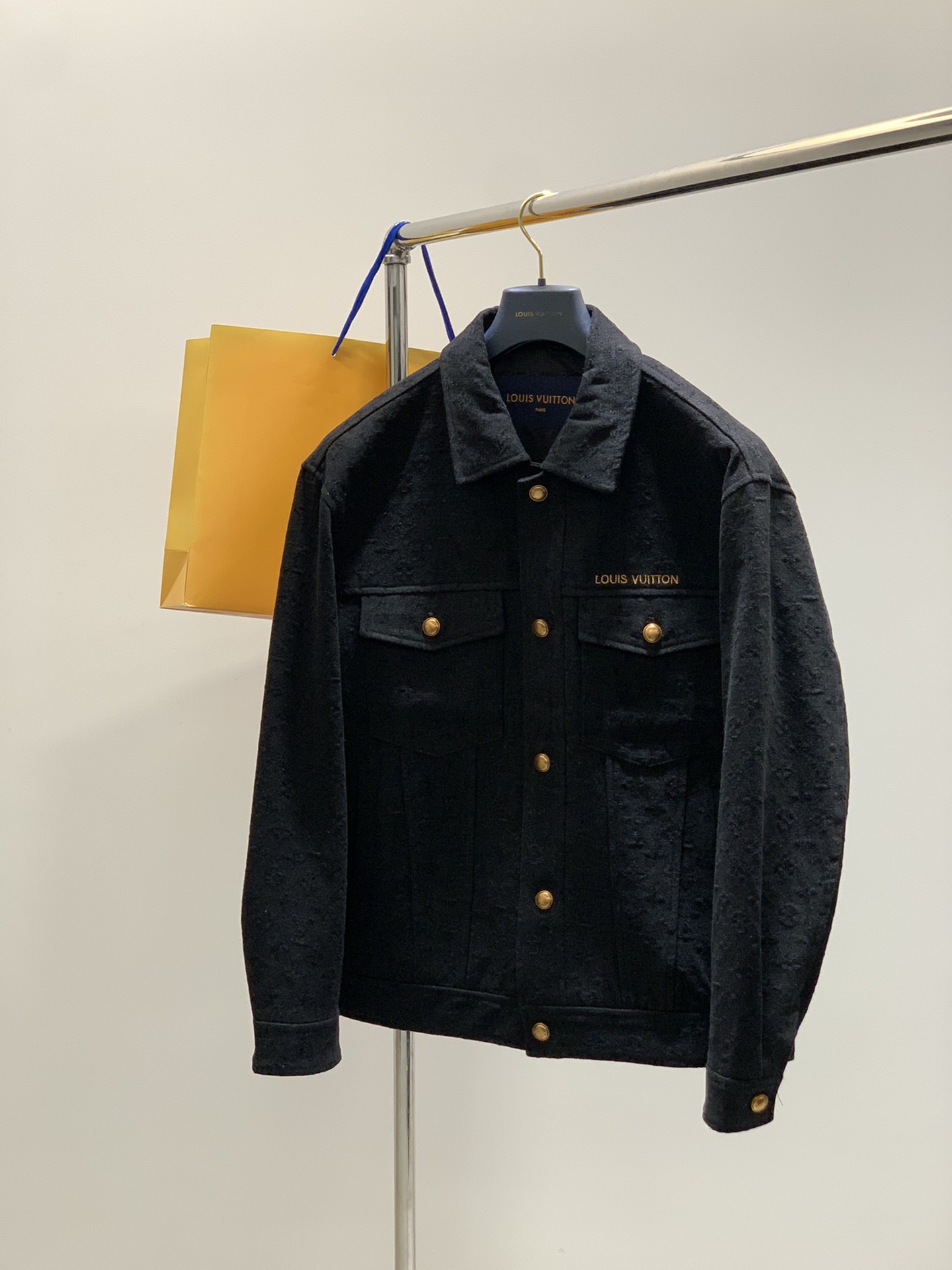 ，LouisVuitton 路易威登，2025秋冬最新款，专柜同步有售，原单狠货，时尚休闲夹克外套，上身