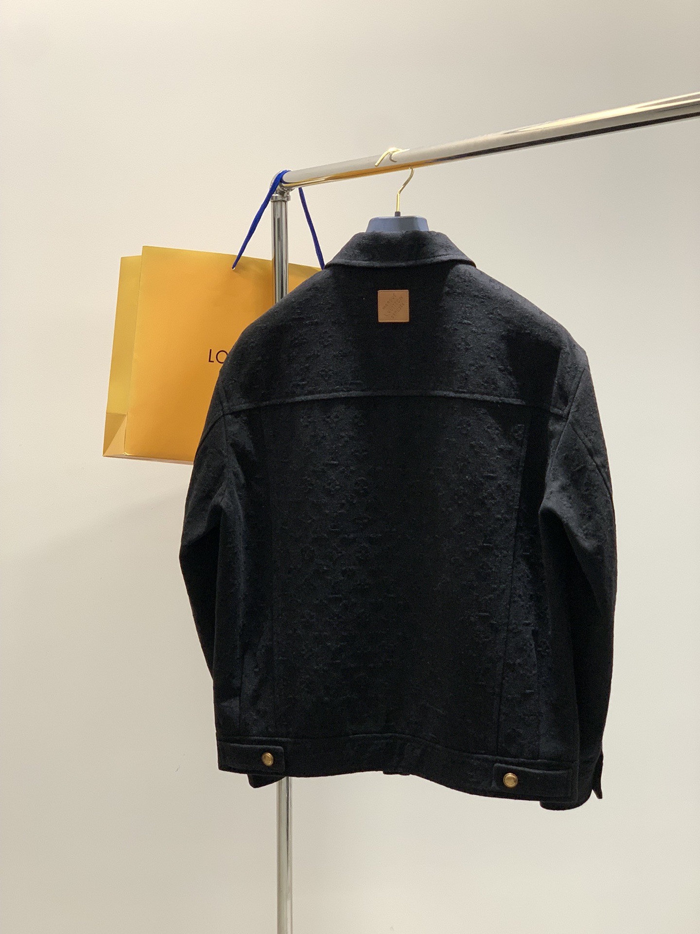 ，LouisVuitton 路易威登，2025秋冬最新款，专柜同步有售，原单狠货，时尚休闲夹克外套，上身
