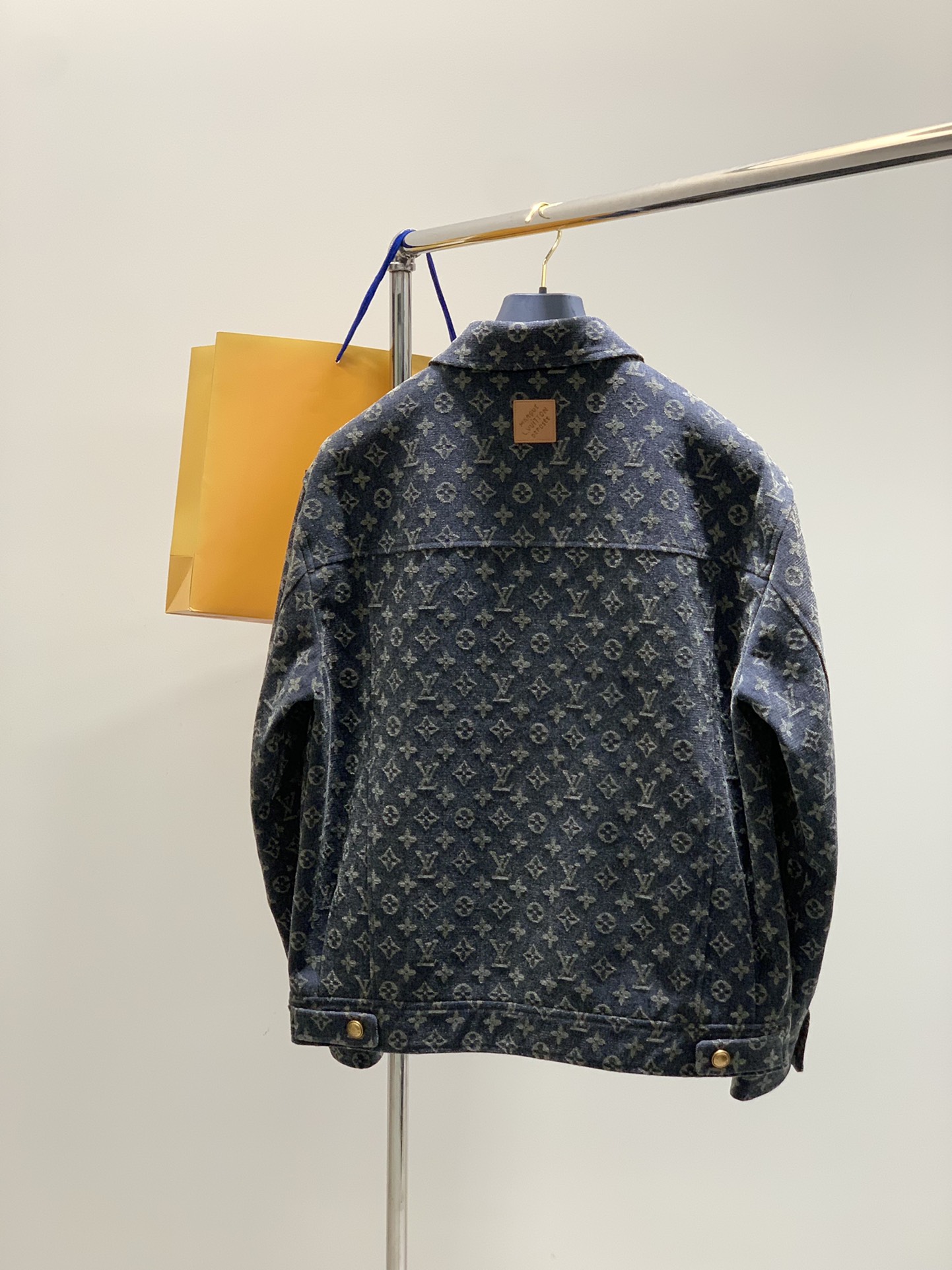 ，LouisVuitton 路易威登，2025秋冬最新款，专柜同步有售，原单狠货，时尚休闲夹克外套，上身