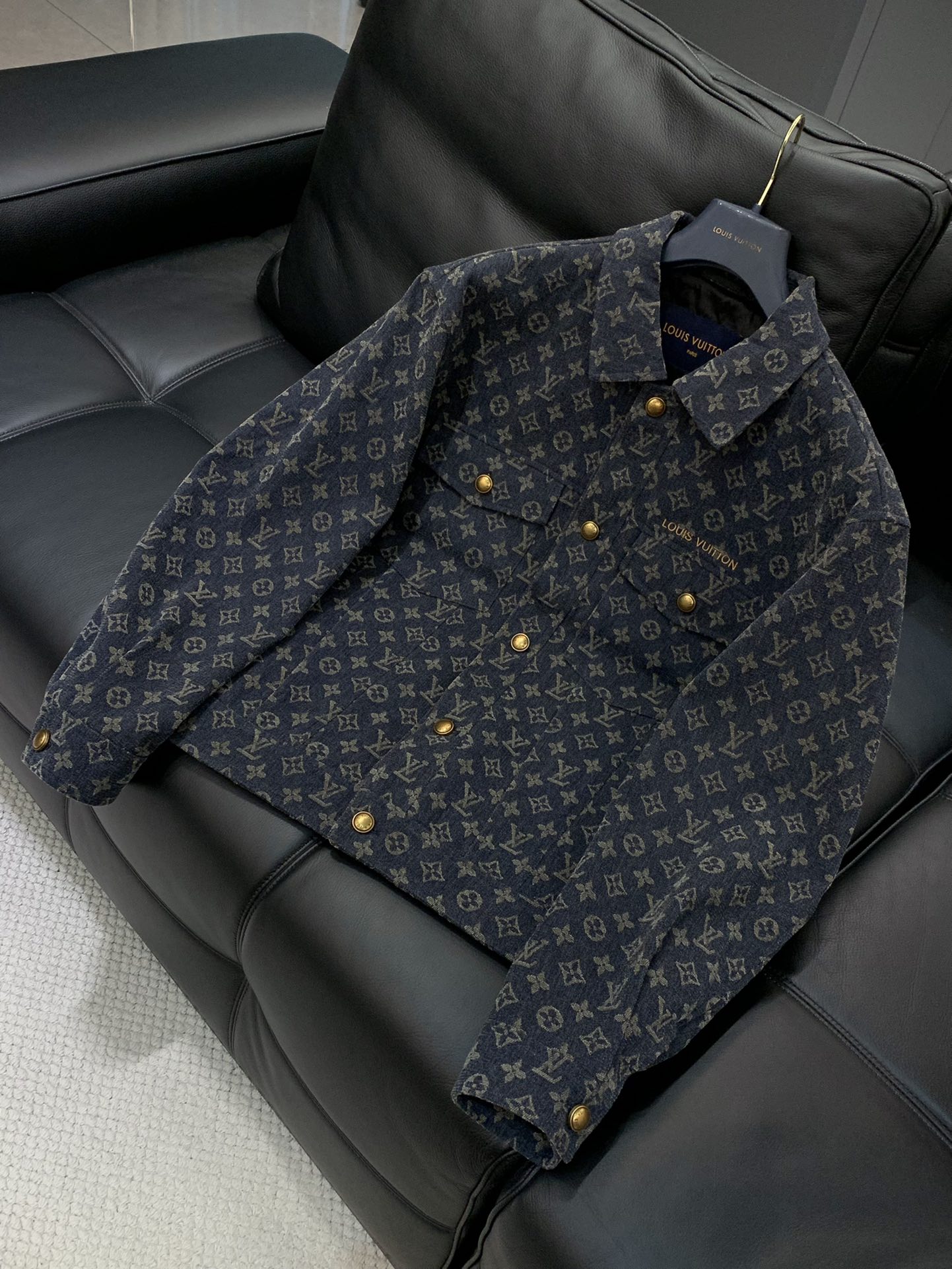 ，LouisVuitton 路易威登，2025秋冬最新款，专柜同步有售，原单狠货，时尚休闲夹克外套，上身