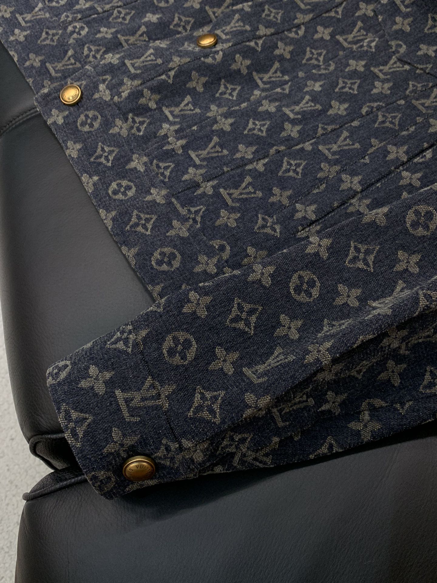 ，LouisVuitton 路易威登，2025秋冬最新款，专柜同步有售，原单狠货，时尚休闲夹克外套，上身