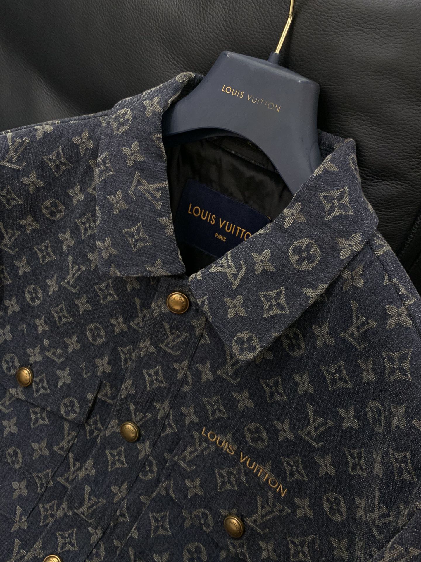 ，LouisVuitton 路易威登，2025秋冬最新款，专柜同步有售，原单狠货，时尚休闲夹克外套，上身